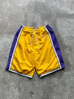 Retro hot sale lakers shorts