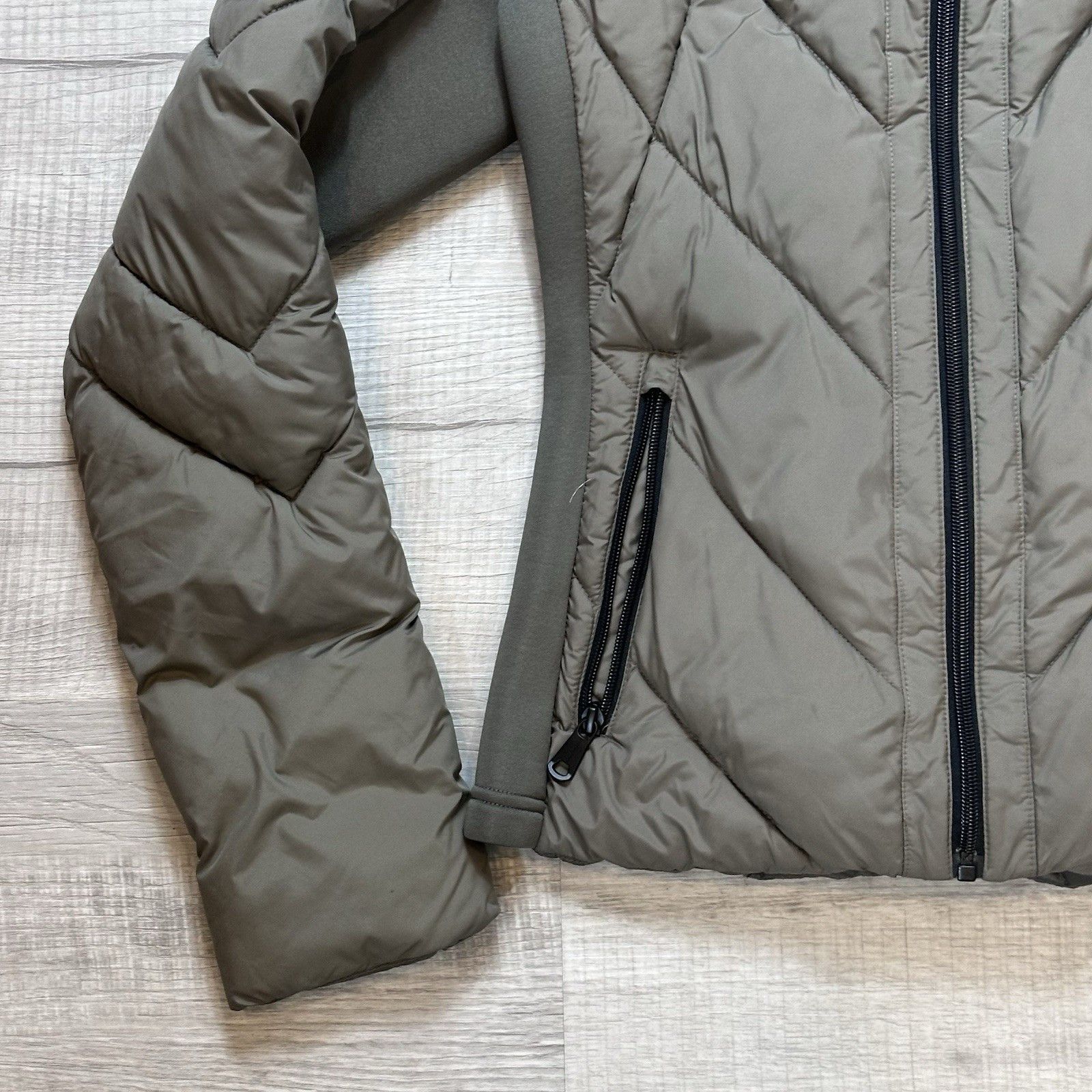 Other Bernardo Super Swift Puffer Coat Womens S Hooded Packable Size S / US 4 / IT 40 - 2 Thumbnail