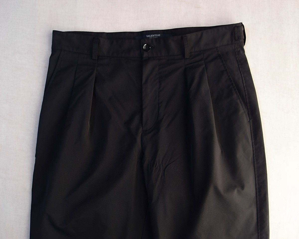 Valentino VALENTINO Tailored Nylon Slacks Black / Size 48 Size US 32 / EU 48 - 1 Thumbnail