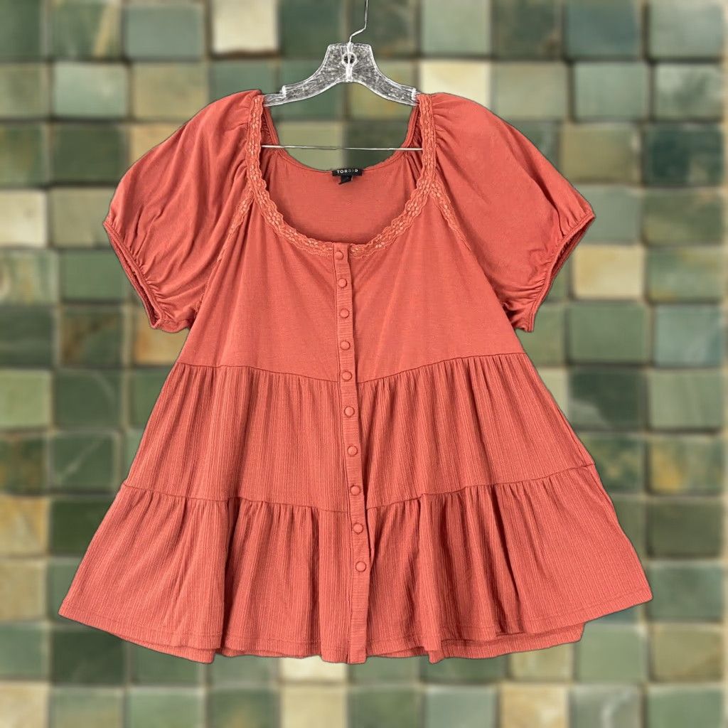 Torrid TORRID Plus Size Blouse Short Sleeve Brown 1 Womens Size XS / US 0-2 / IT 36-38 - 1 Thumbnail