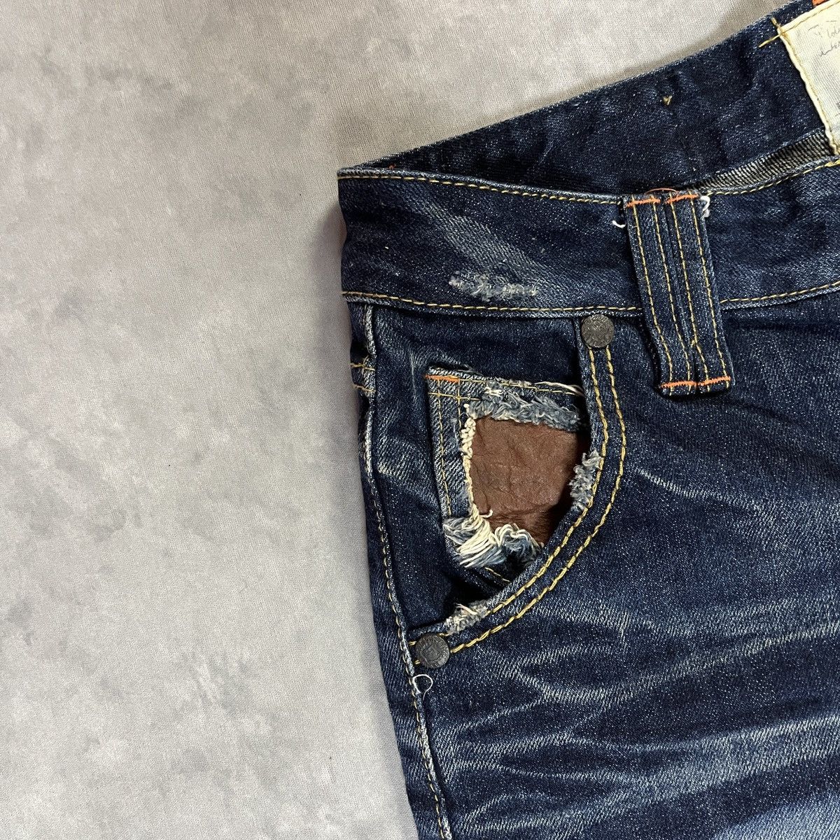 Lolita Jeans Lolita Jeans Distressed Shorts Leather Pocket Raw Hem Y2K Size 33" - 2 Thumbnail