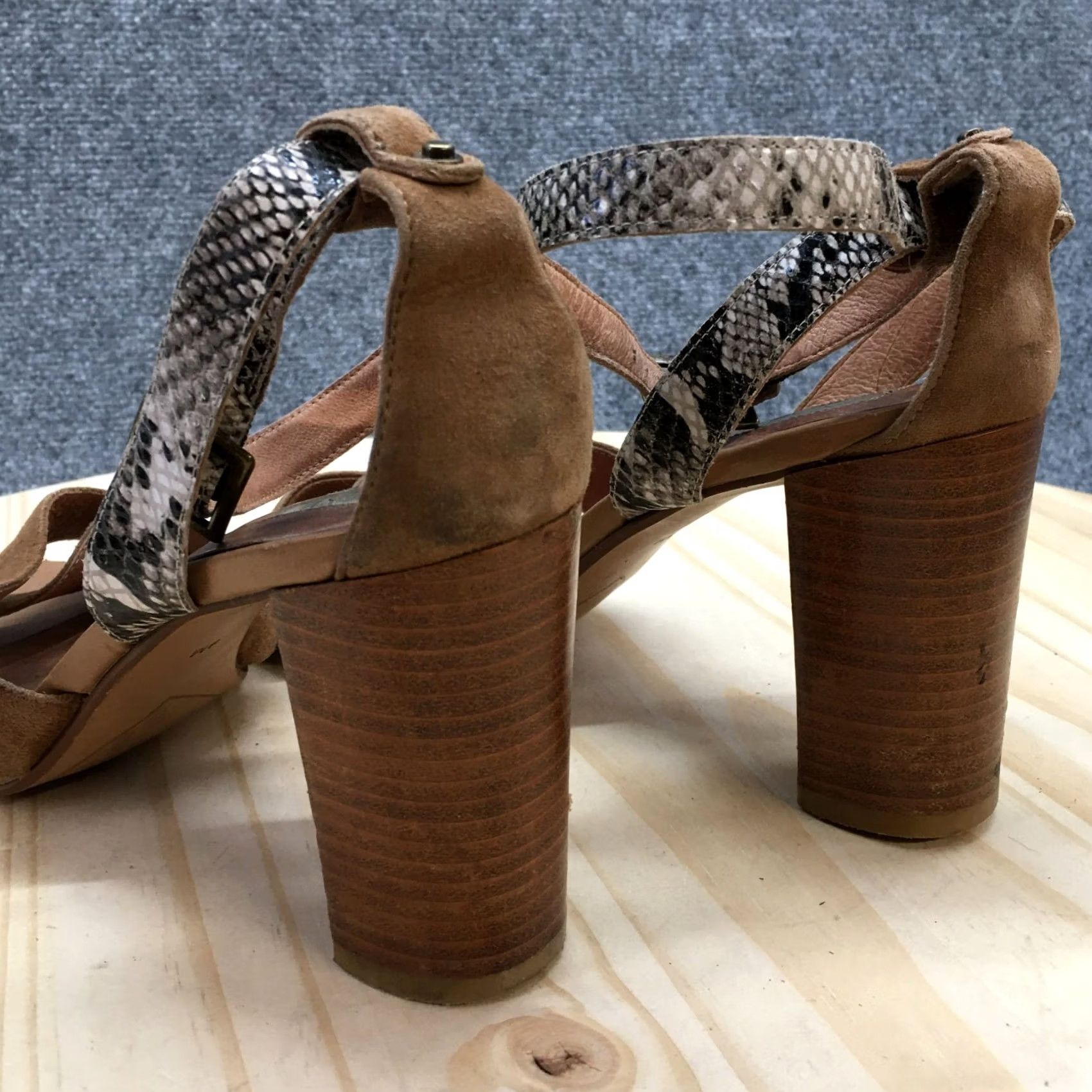 Vintage Halogen Sandals Women's 9 M Ankle Straps Brown Leather Heeled Snakeskin Casual Shirt? Size US 9 / IT 39 - 7 Thumbnail