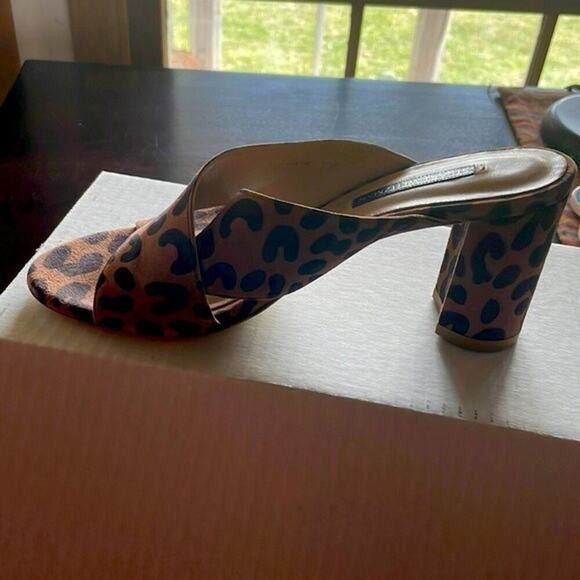 Stuart Weitzman Stuart Weitzman Galena Crisscross sandals leopard print Size US 7 / IT 37 - 3 Thumbnail