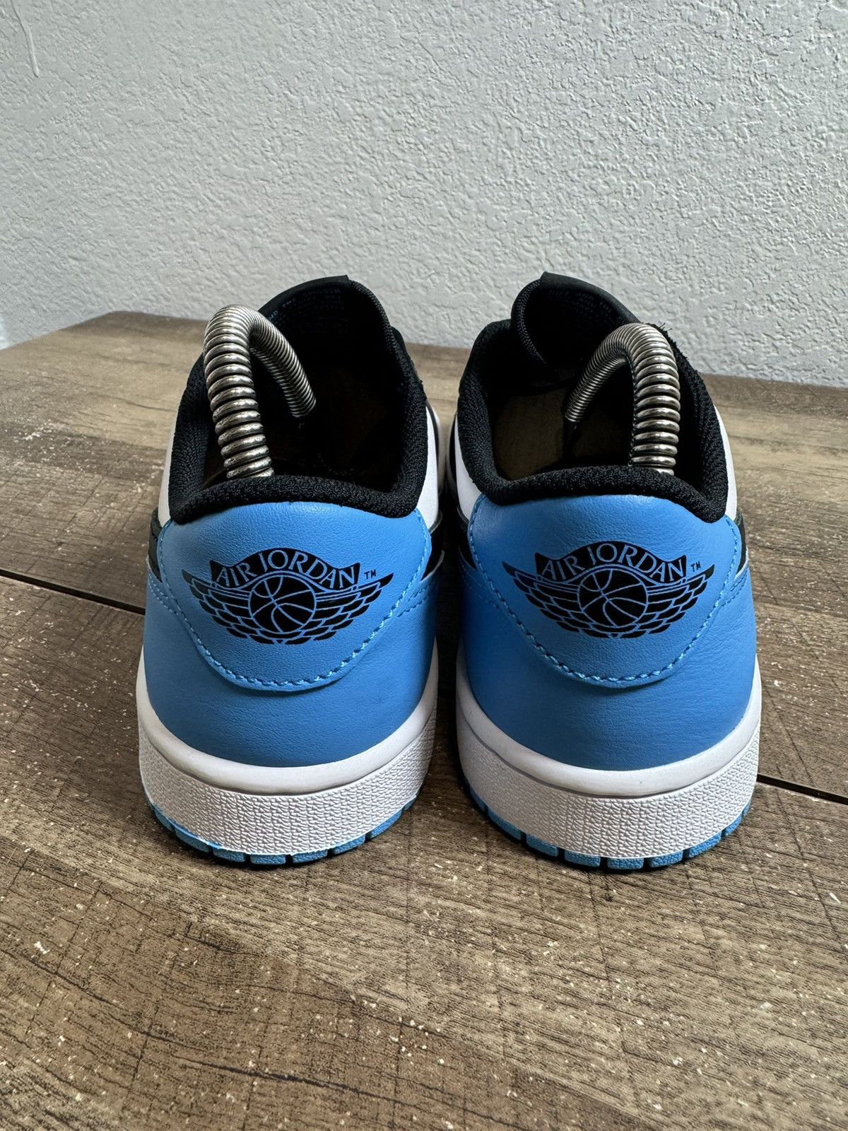 Jordan Brand Nike Wmns Air Jordan 1 Retro Low OG Women's Size 7.5 Shoes Size US 7.5 / IT 37.5 - 4 Thumbnail