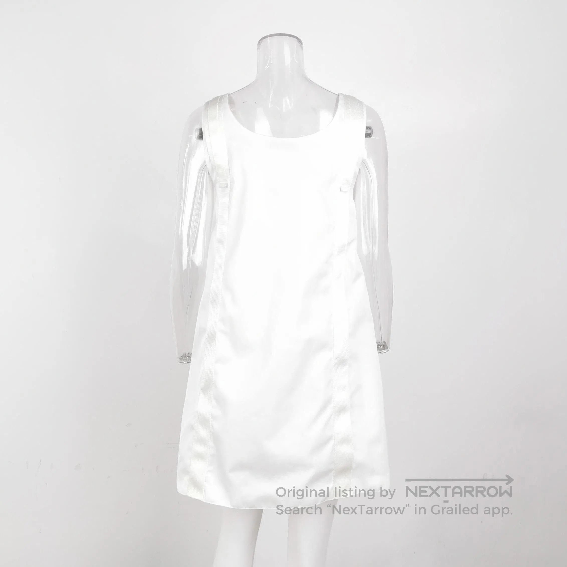 Prada Prada Sleeveless Triangle Logo Dress in White . Size US 38 / EU 54 - 3 Thumbnail