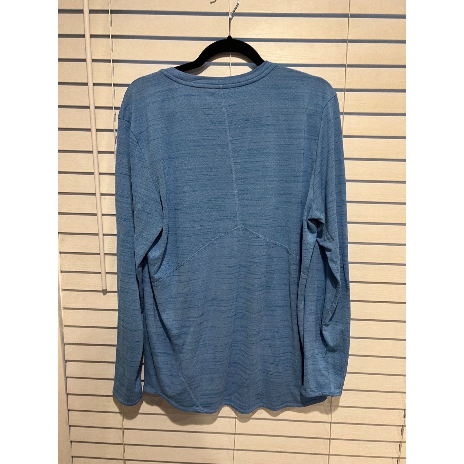 Nike Nike Marquette Golden Eagles Long Sleeve Dri-FIT Shirt Mens Size US L / EU 52-54 / 3 - 3 Thumbnail