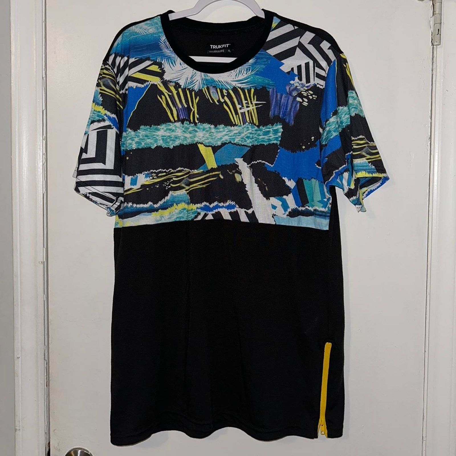 TRUKFIT Trukfit T Shirt Colorblock Zipper Detail Lil Wayne size XL Size US XL / EU 56 / 4 - 1 Thumbnail