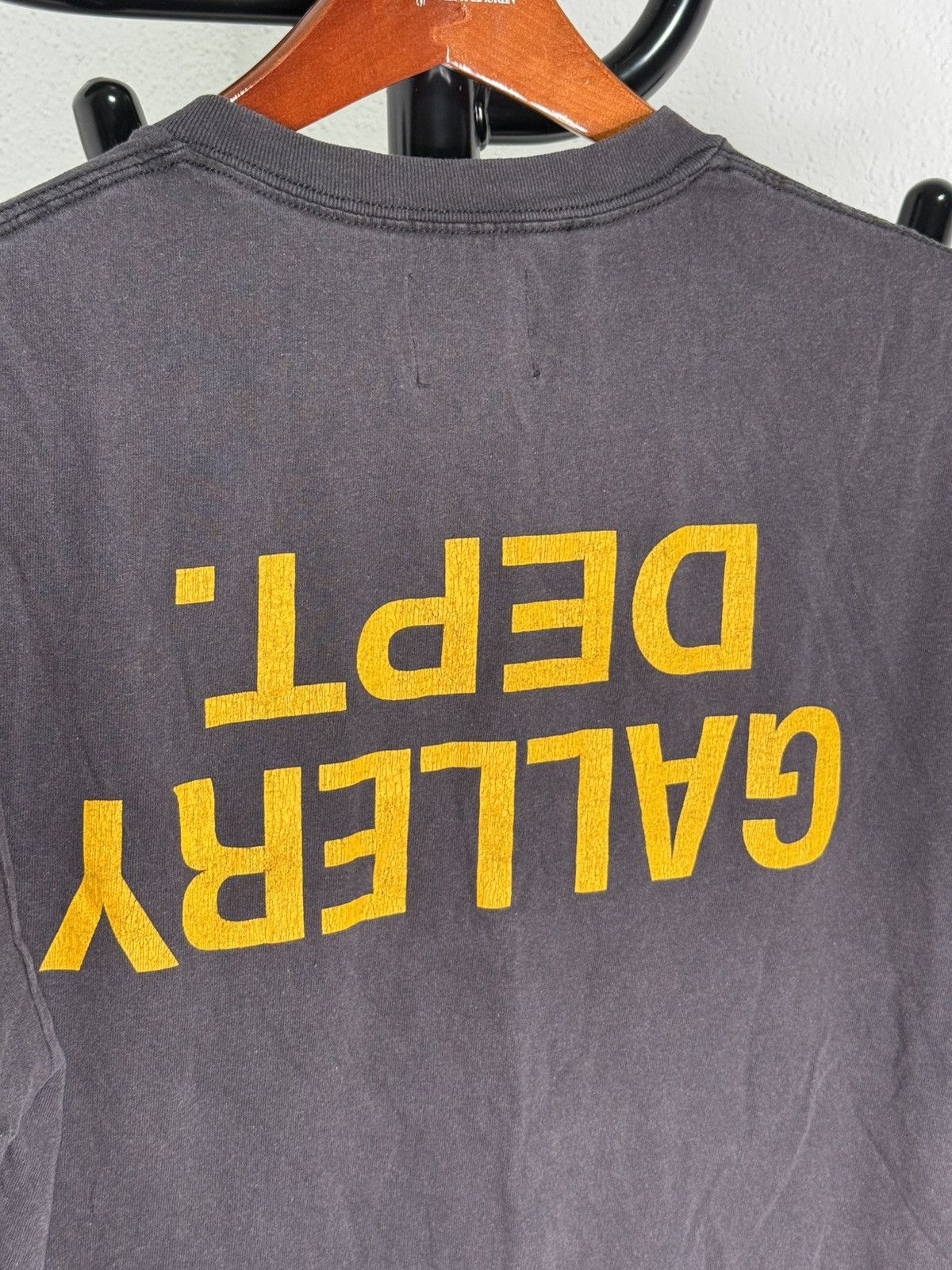 Gallery Dept. Gallery Dept. Upside Down Logo Shirt Size US M / EU 48-50 / 2 - 5 Thumbnail