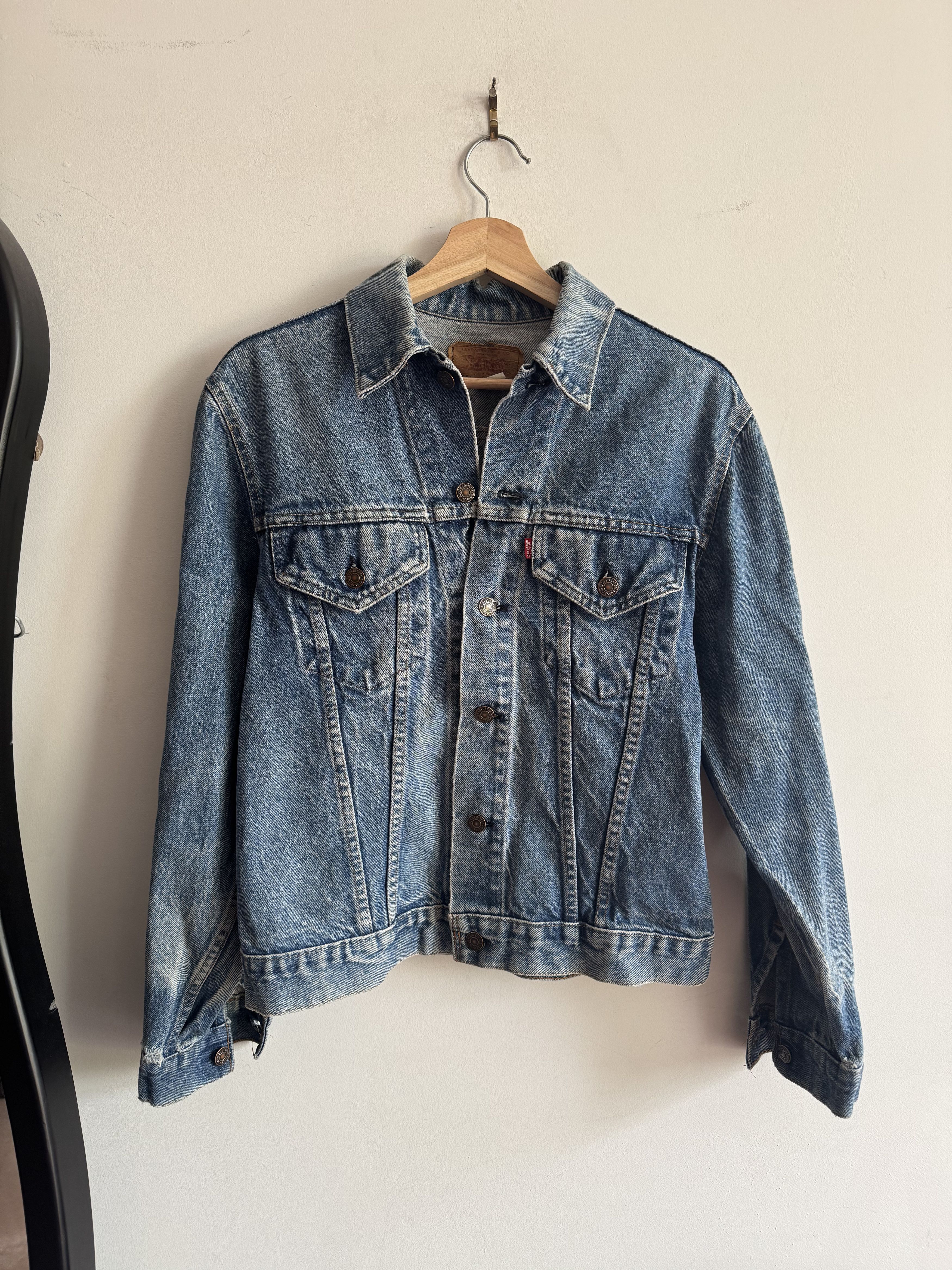 「LEVI'S® VINTAGE DENIM JACKETS TYPE1~3 How to Date and Value Vintage Levi's Type I, II, and III