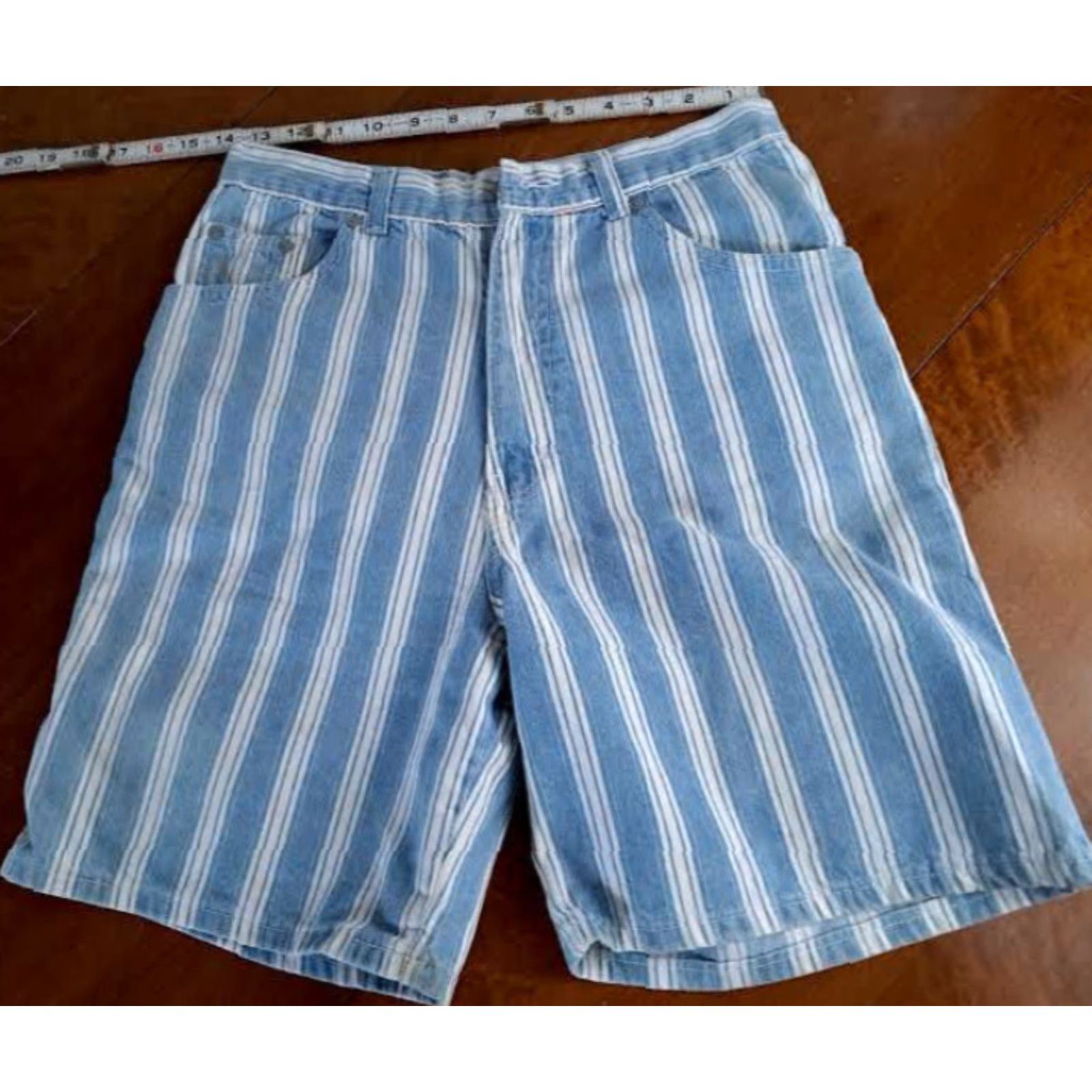 Vintage Sassoon Woman Bermuda Shorts USA Made Striped Blue 100% Cotton Size 9 Womens Casual Activewear Size 30" / US 8 / IT 44 - 3 Thumbnail