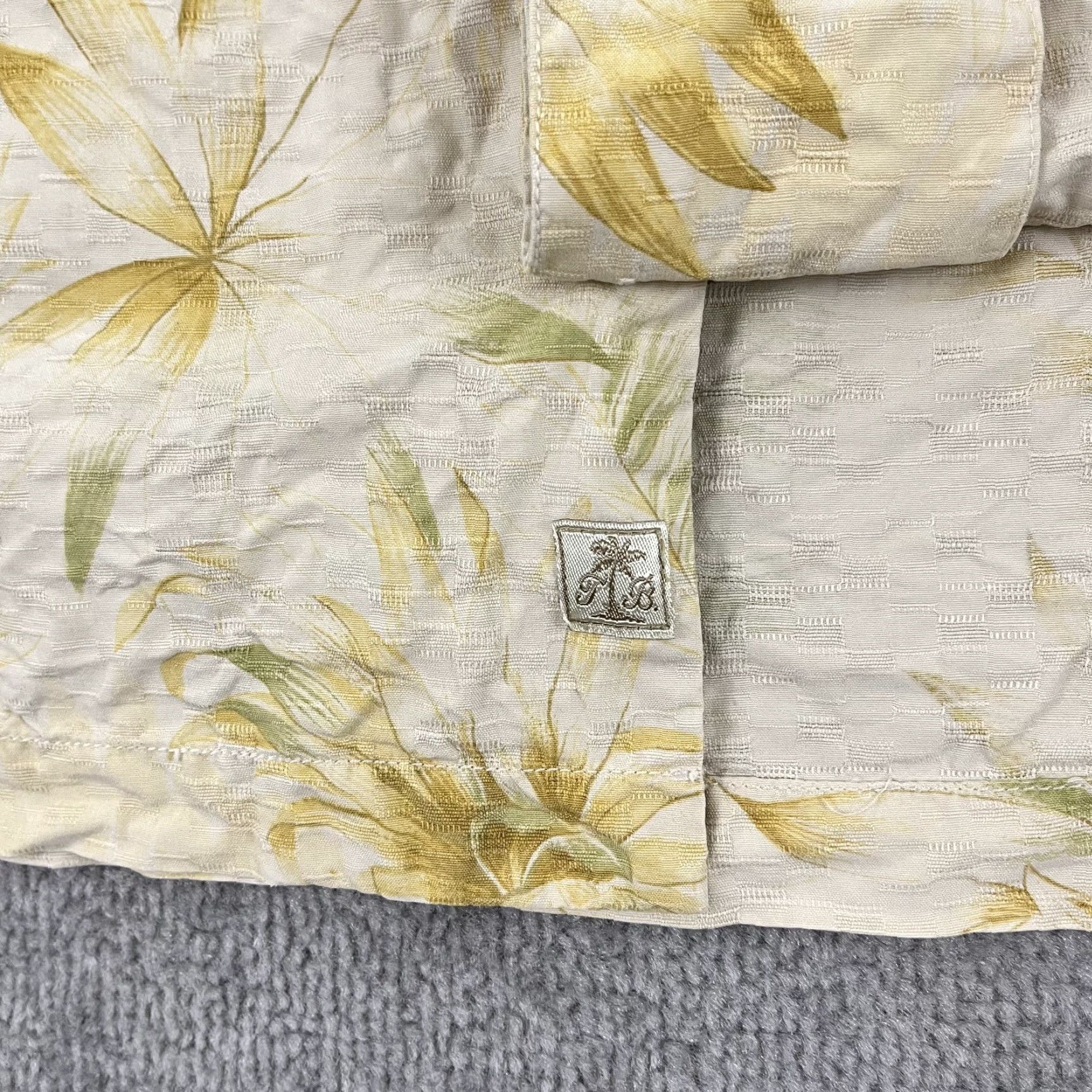 Tommy Bahama Tommy Bahama Shirt Mens Medium Yellow Silk Button Up Pineapple Hawaiian Resort Size US M / EU 48-50 / 2 - 4 Thumbnail
