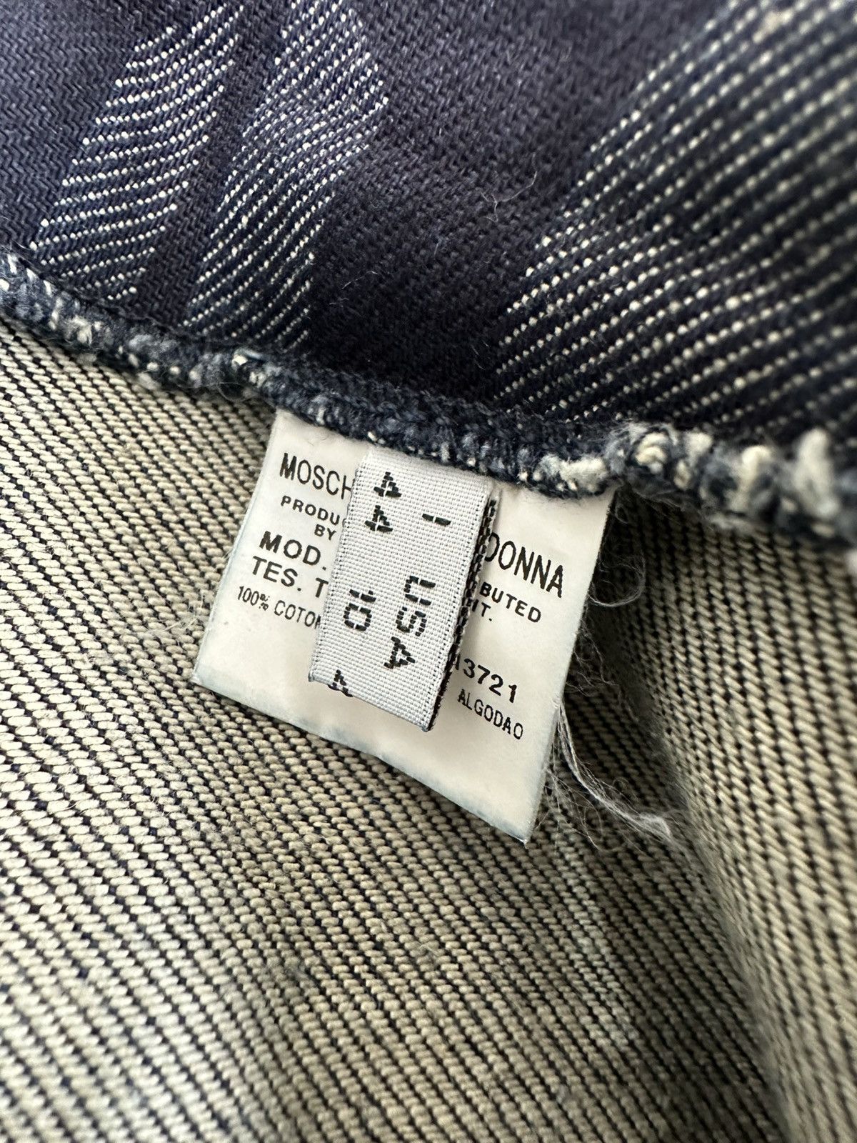 Moschino Moschino - Old English Gothic Script Denim Midi-Skirt - Navy Size 30" / US 8 / IT 44 - 10 Thumbnail