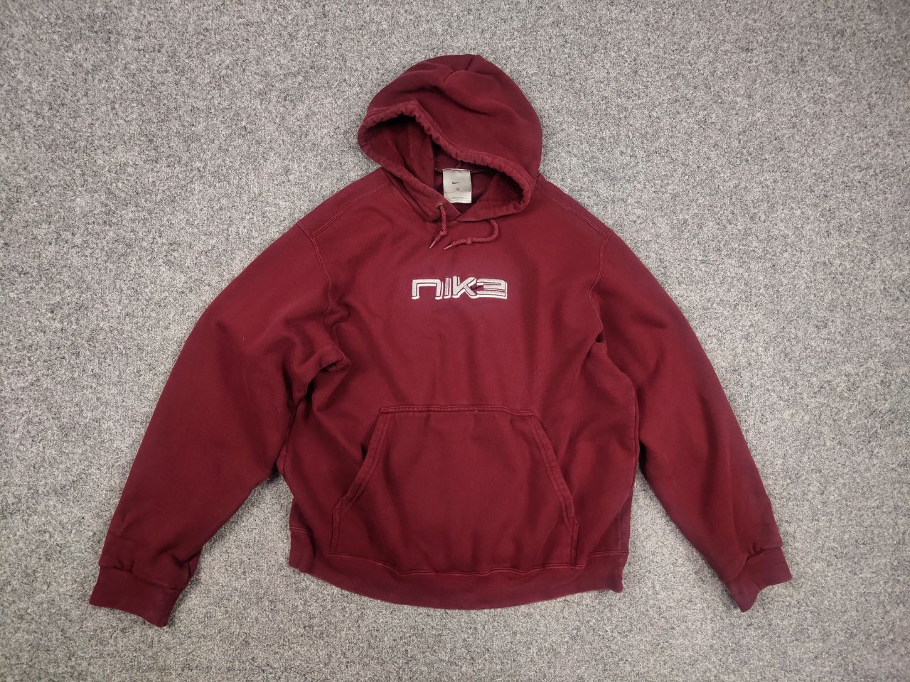 Nike Vintage Nike Center Logo Embroidered Y2K Hoodie Oversized Size US S / EU 44-46 / 1 - 8 Thumbnail