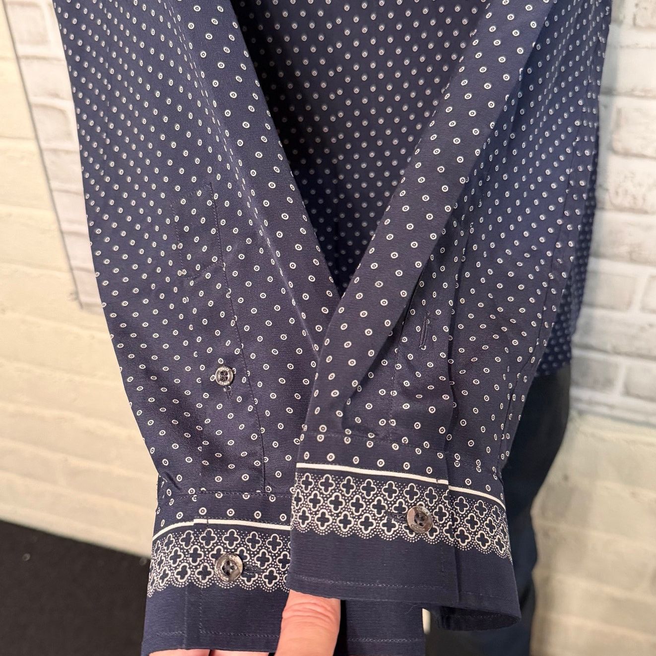 Gucci 2014 Navy Tile Pattern Silk Twill Shirt Slim fit 41 / 16 Size US L / EU 52-54 / 3 - 6 Thumbnail