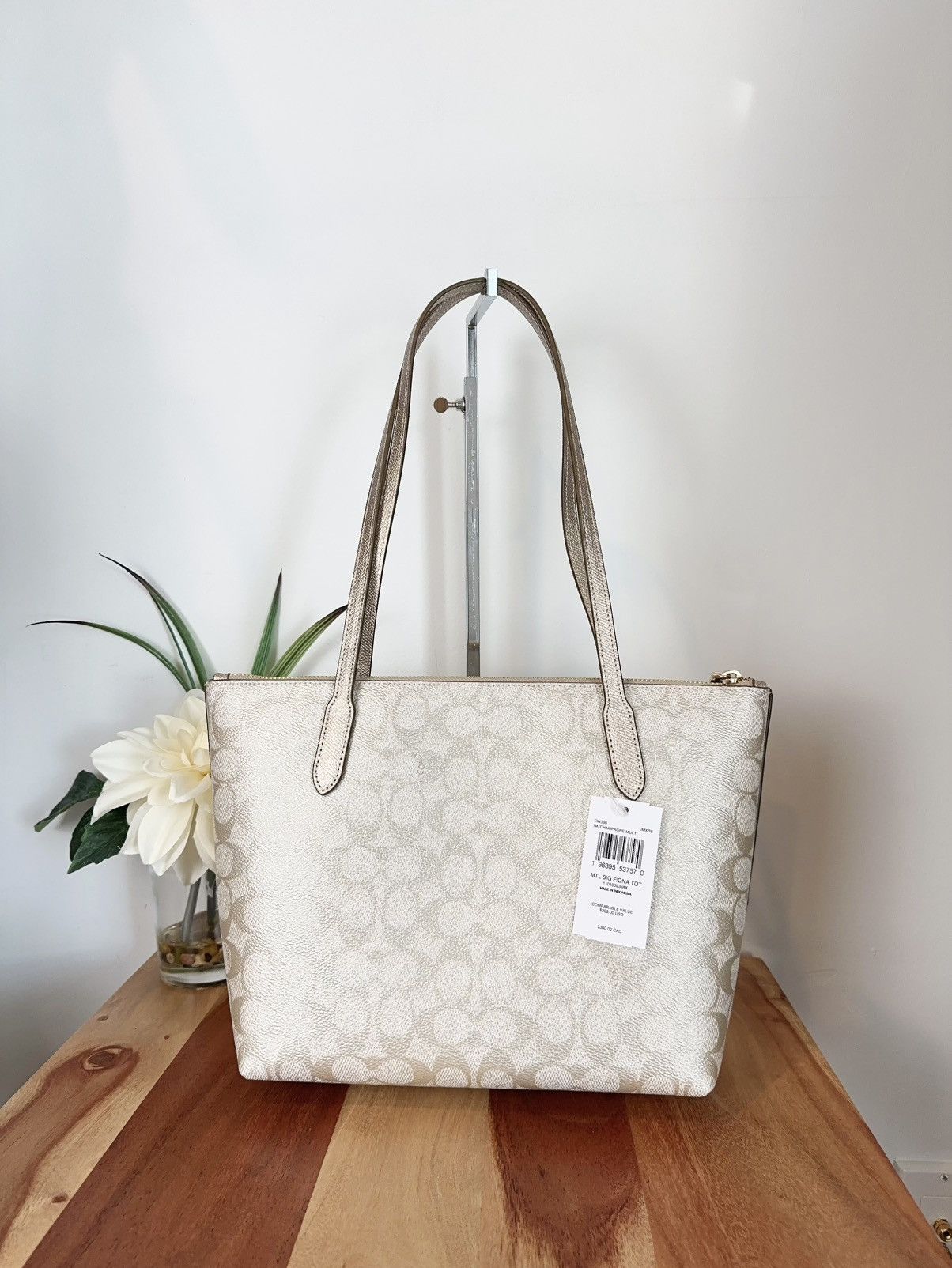 Coach NWT Coach Fiona Zip Tote Bag In Signature Canvas Size ONE SIZE - 2 Thumbnail