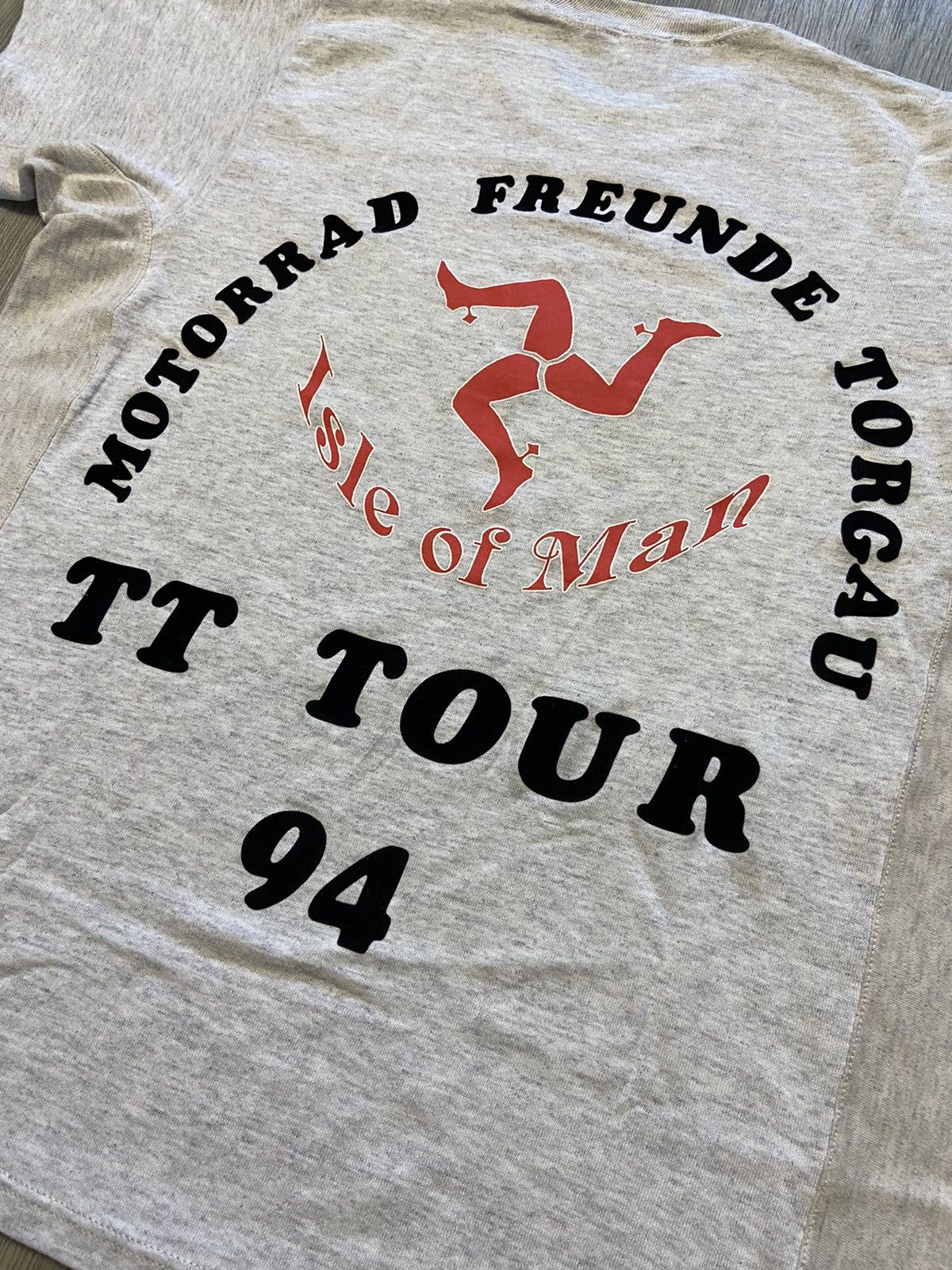 Vintage Vintage Isle Of Man 94' Single Stitch T-Shirt Size US M / EU 48-50 / 2 - 6 Thumbnail