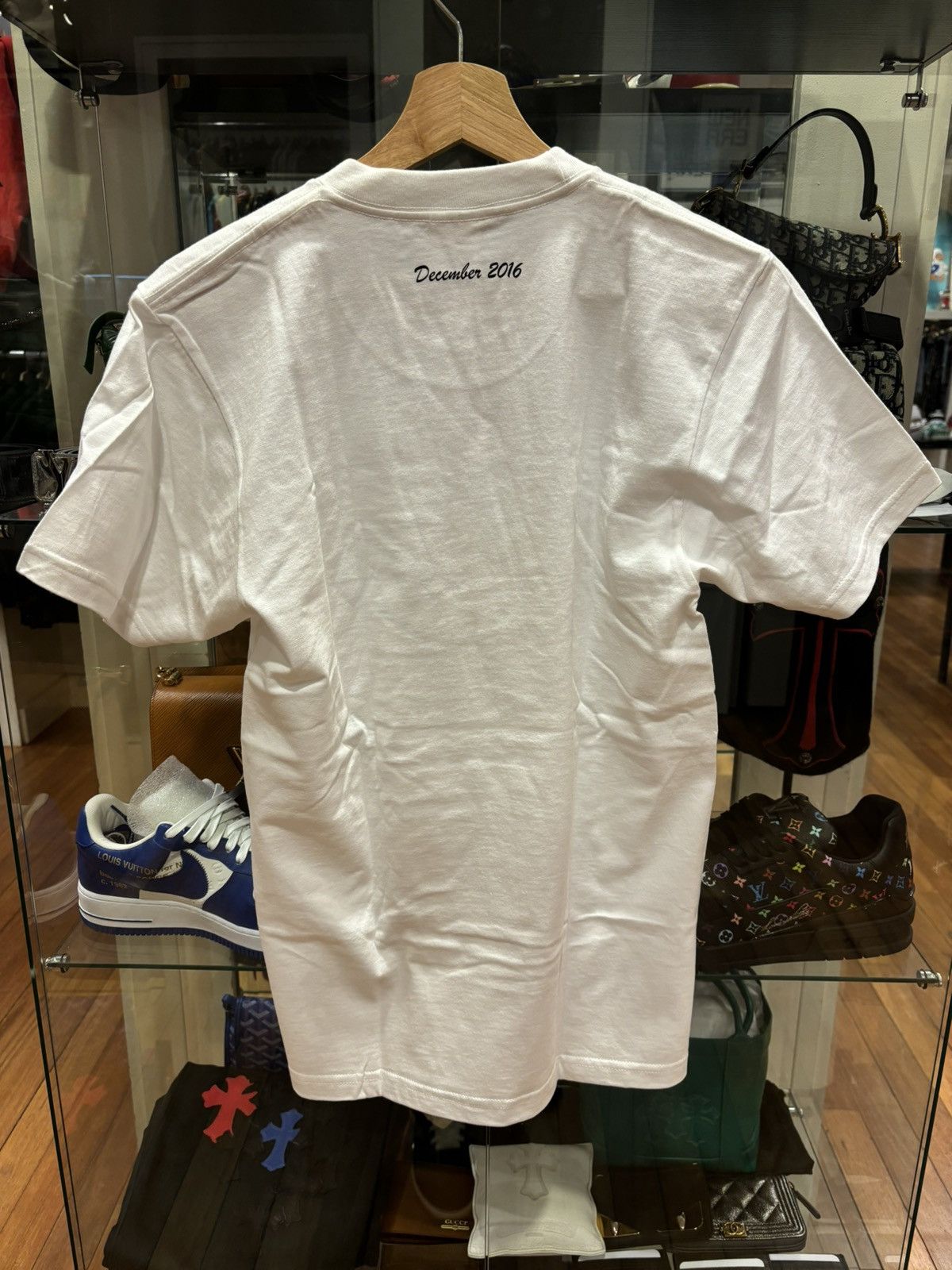 Supreme Supreme December 2016 White Tee Size US S / EU 44-46 / 1 - 2 Thumbnail