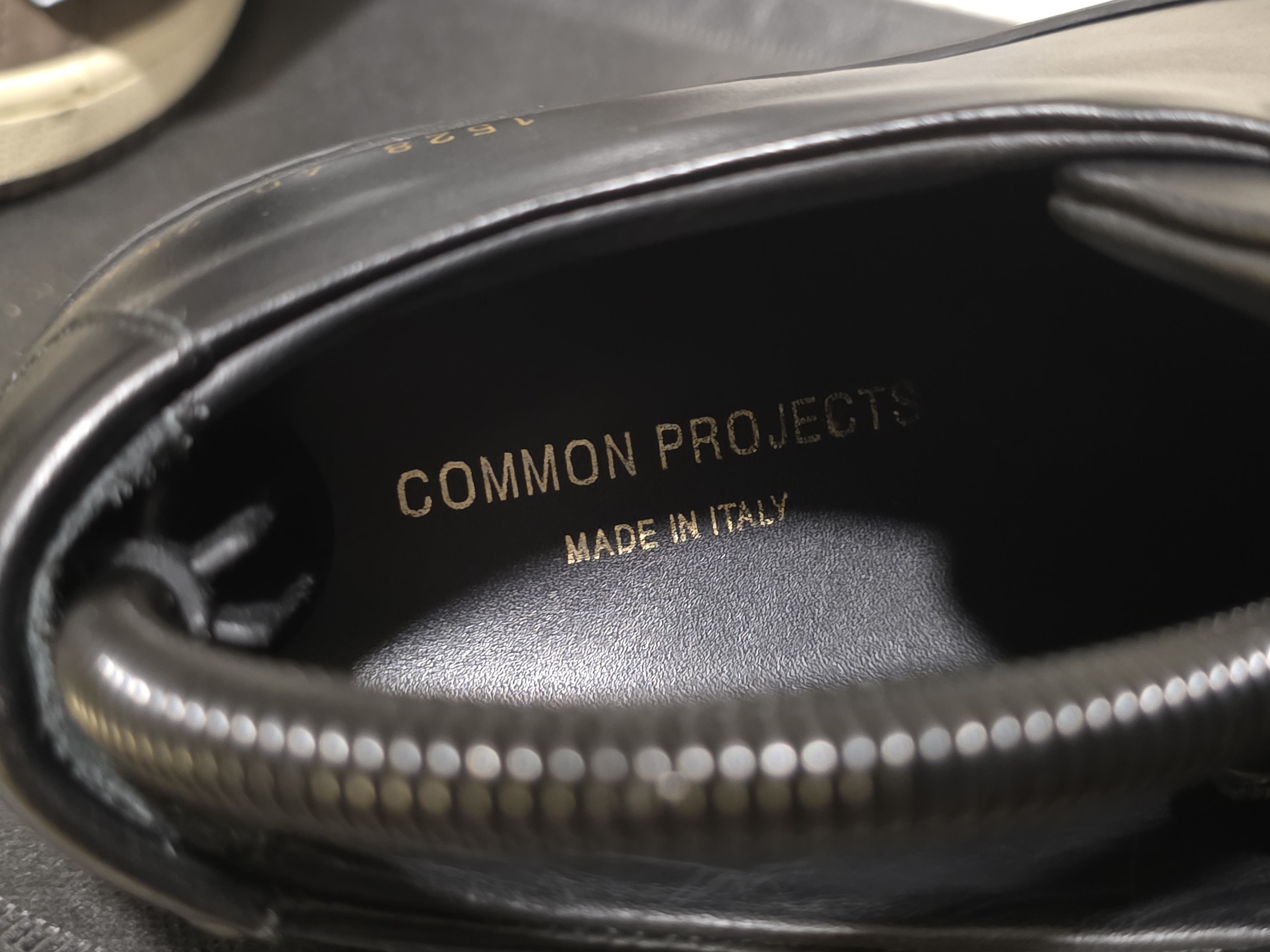 Common Projects Achilles Low Size US 7 / EU 40 - 5 Thumbnail