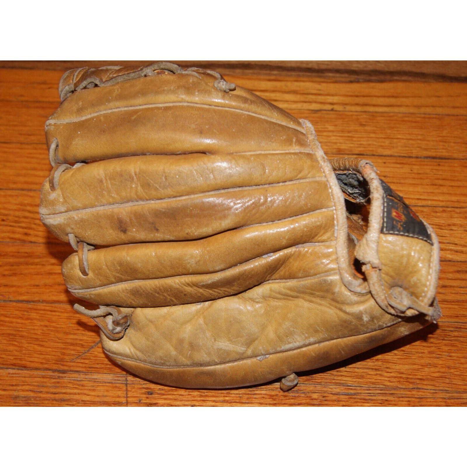 Other VTG Regent 1960s Leather Baseball Glove BG231 RT Hand Throw Size ONE SIZE - 9 Thumbnail