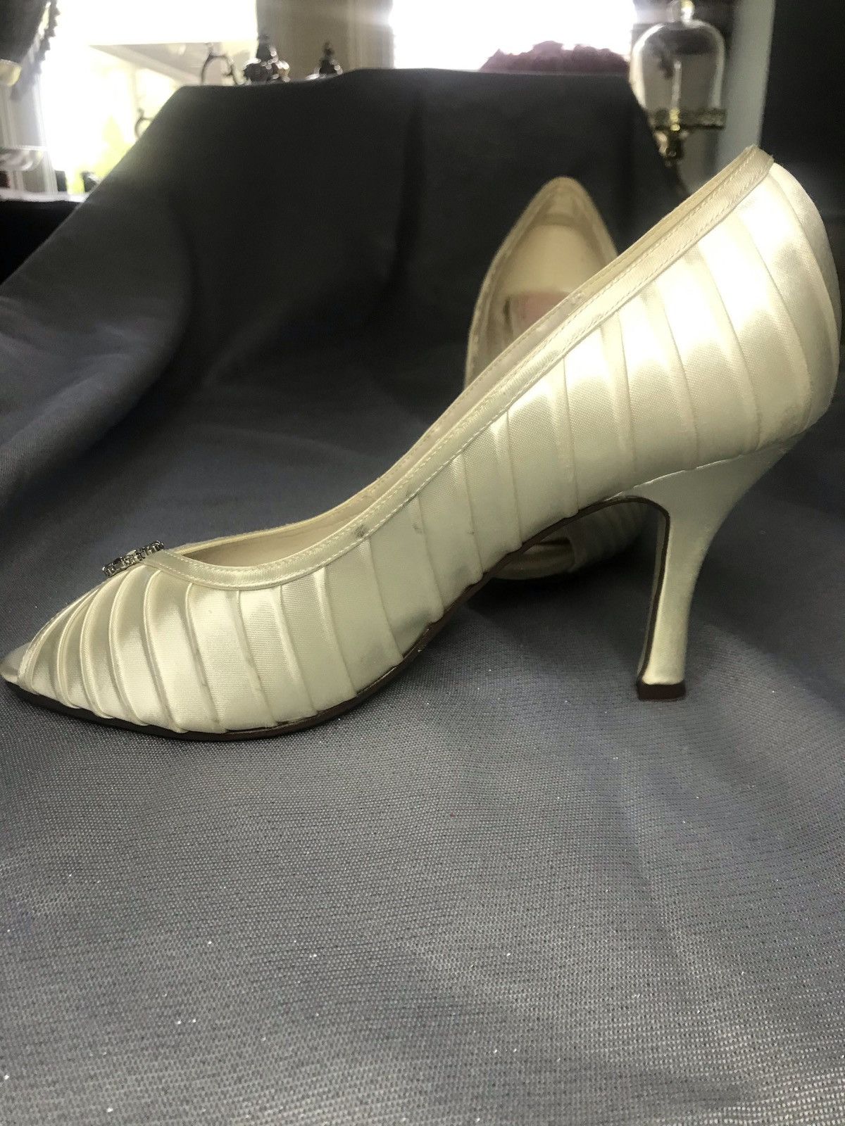 Pink Ivory Satin Peep Toe Bridal Pumps with Rhinestone and Pearl Detail Sz 9 Size US 9 / IT 39 - 4 Thumbnail