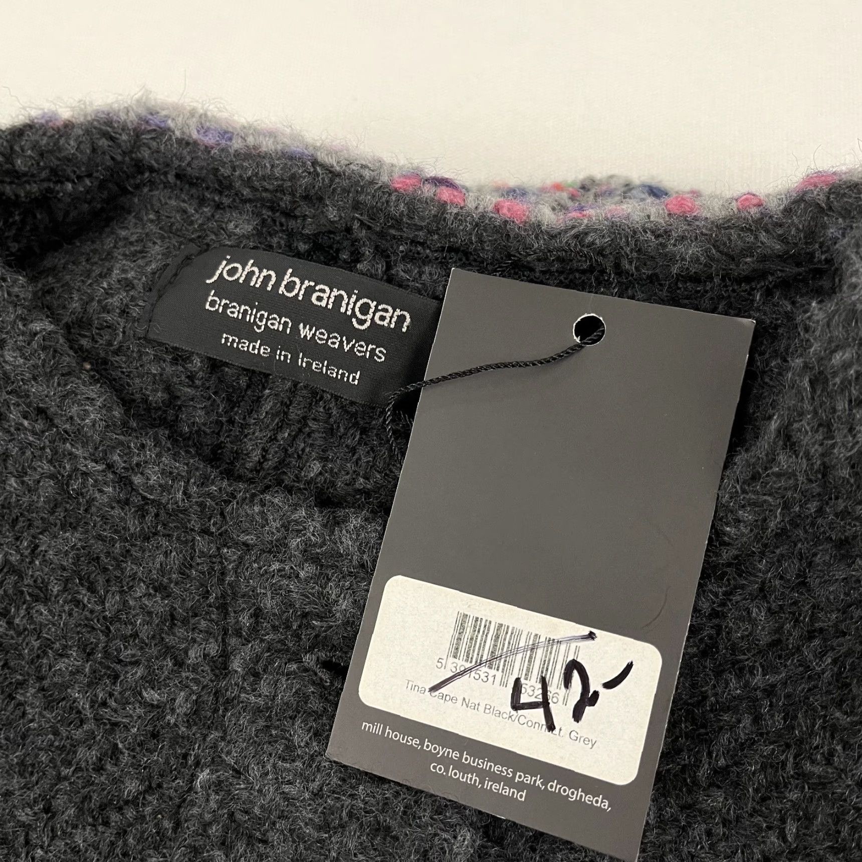 Vintage John Branigan Weavers Tina Cape W/ Scarf Adult OS Gray Wool Blend Slow Fashion Cape Unisex Adults Regular Knit Wool Size ONE SIZE - 2 Thumbnail