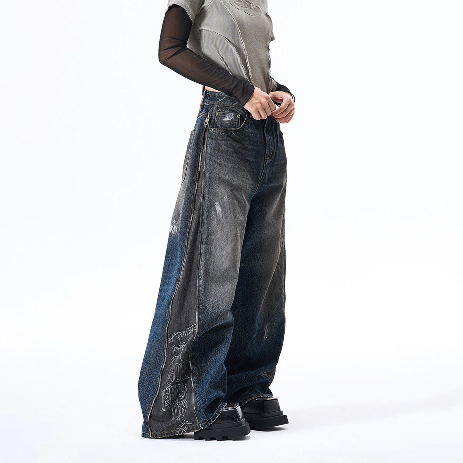 Vintage Distressed Baggy Wide Leg Jeans, Barrel Leg Jeans Size 32" / US 10 / IT 46 - 4 Thumbnail