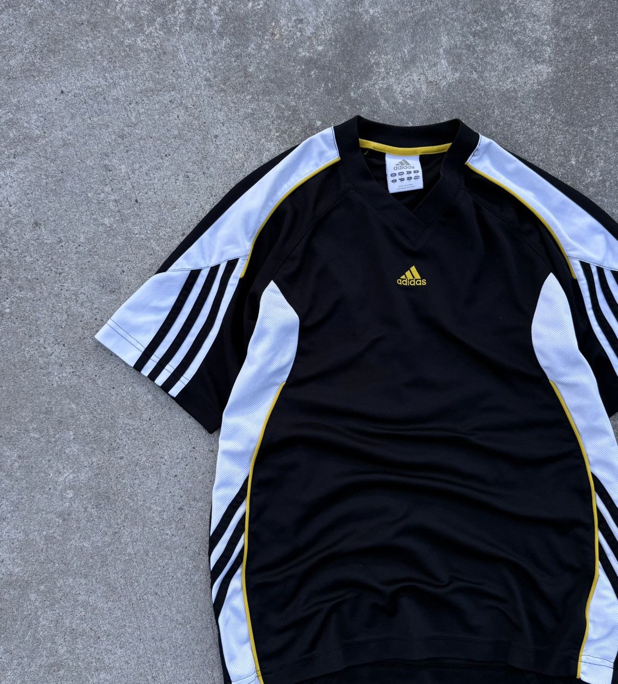Adidas Vintage Adidas y2k streetwear track t-shirt Size US M / EU 48-50 / 2 - 8 Thumbnail