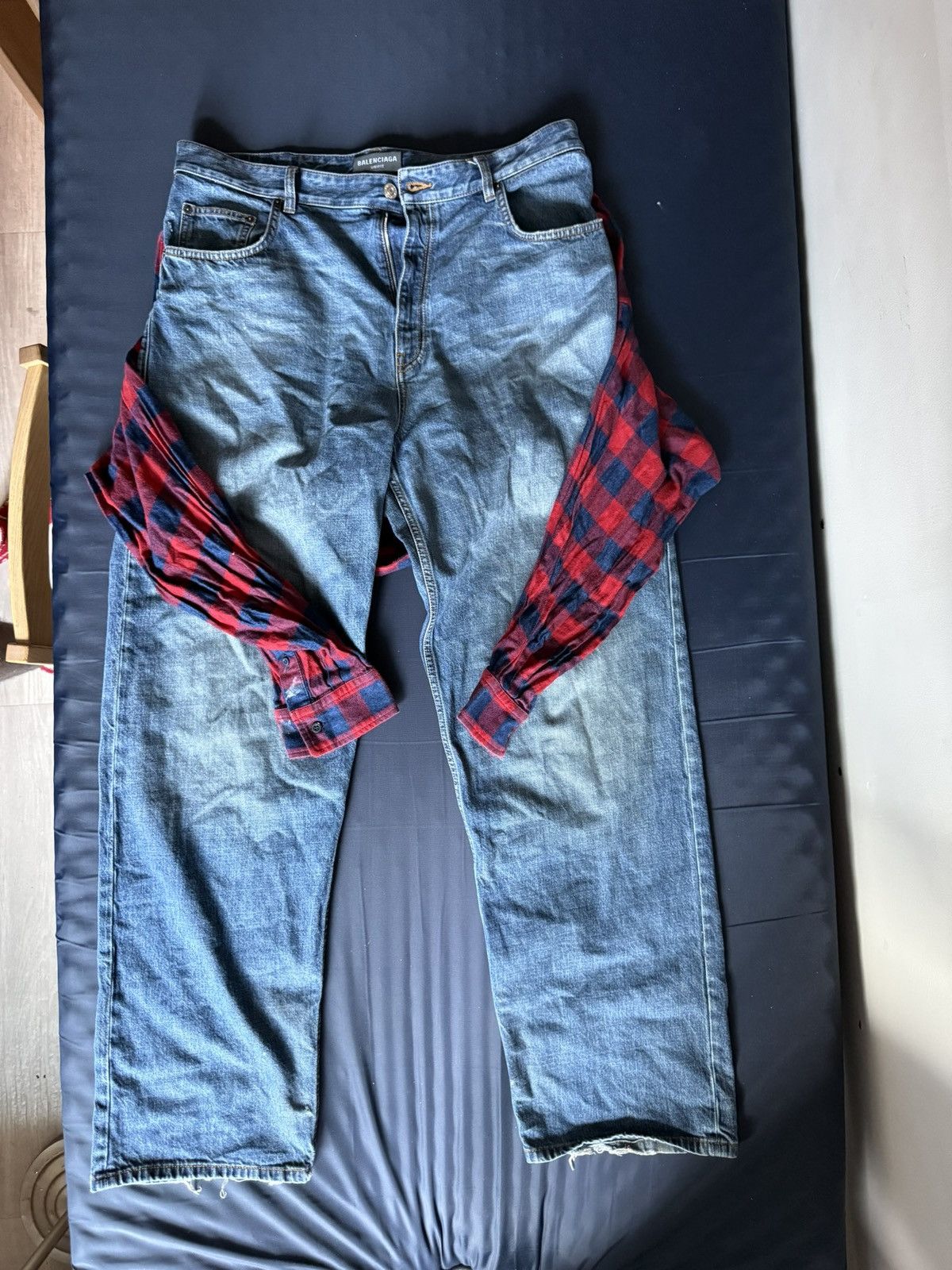Balenciaga Balenciaga Hybrid Flannel Wrap Denim Size US 34 / EU 50 - 1 Thumbnail
