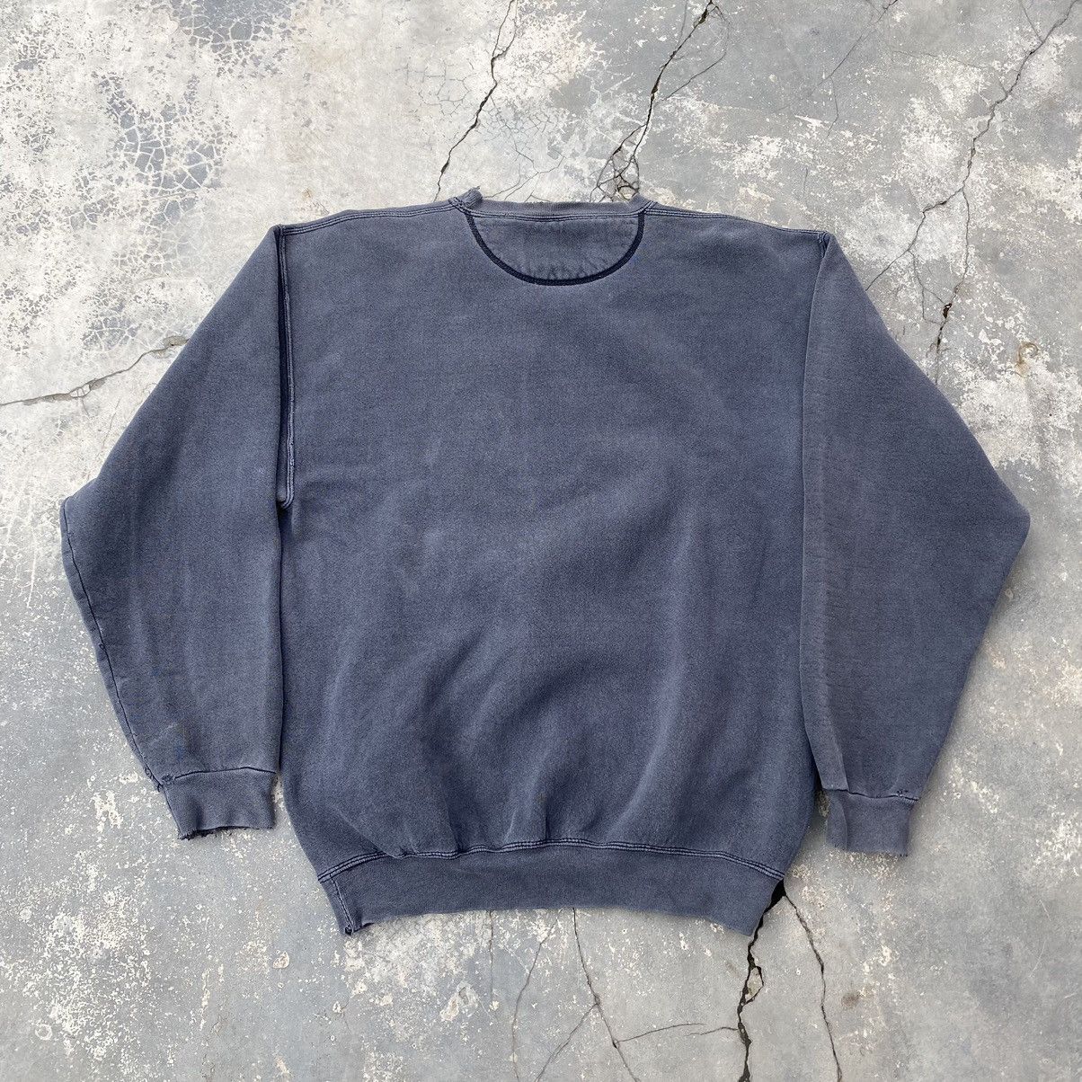 Hard Rock Cafe Beautifully Distressed 1990s Hard Rock Crewneck Size US L / EU 52-54 / 3 - 4 Thumbnail