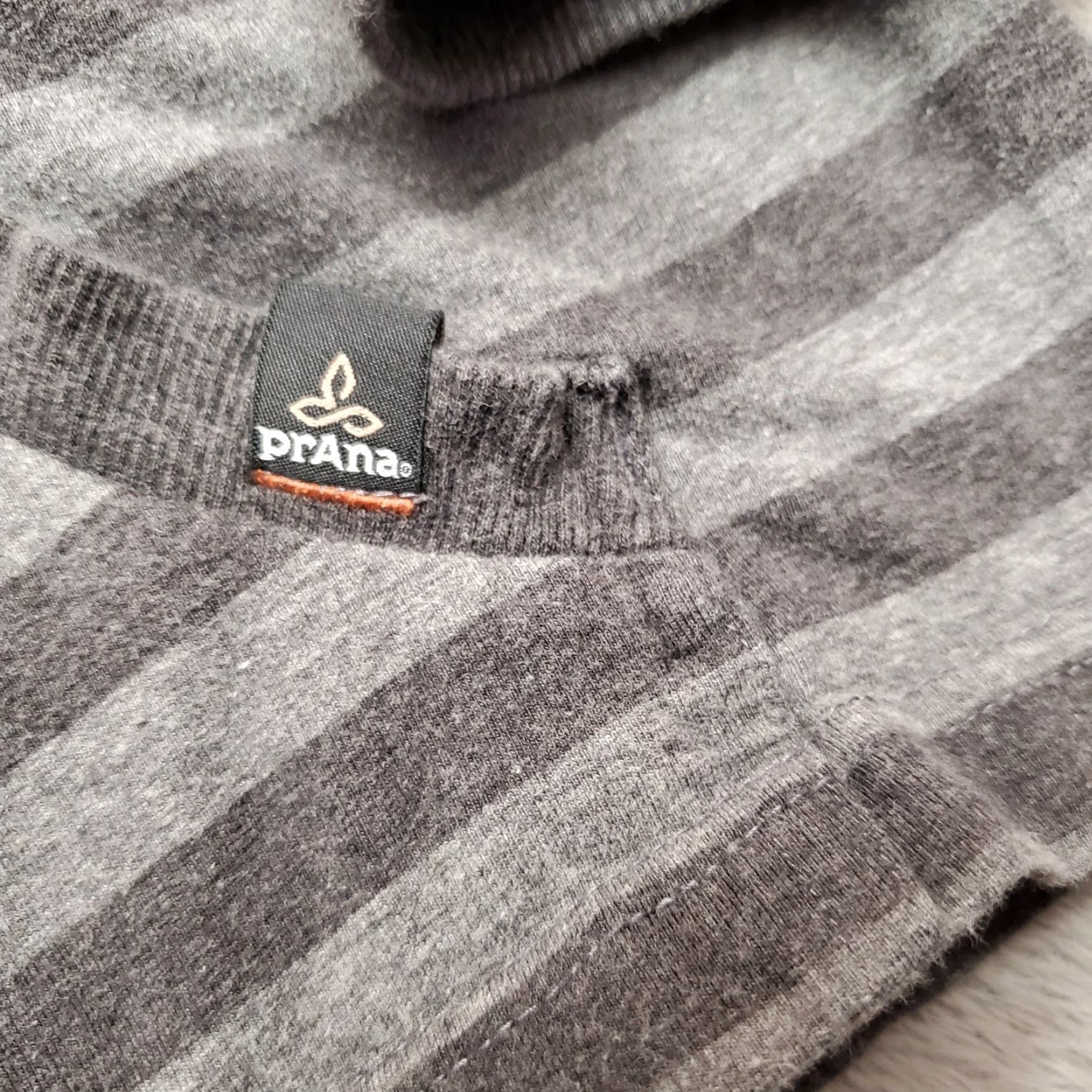 Prana VINTAGE PrAna Hoodie Mens L Gray Striped Hooded Shirt Pullover Casual Drawstrings Size US L / EU 52-54 / 3 - 2 Thumbnail