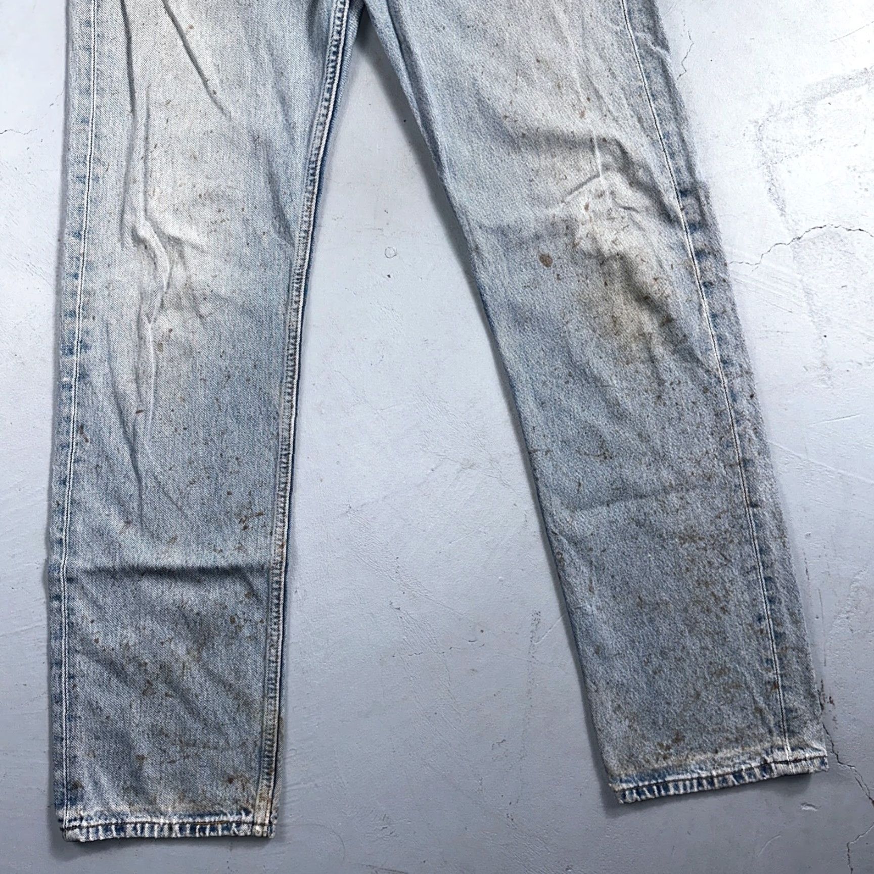 Levi's VINTAGE Levi's 501 Jeans Men Medium Regular Fit Straight Leg Denim Light Wash 90s 2000s Size US 33 - 3 Thumbnail