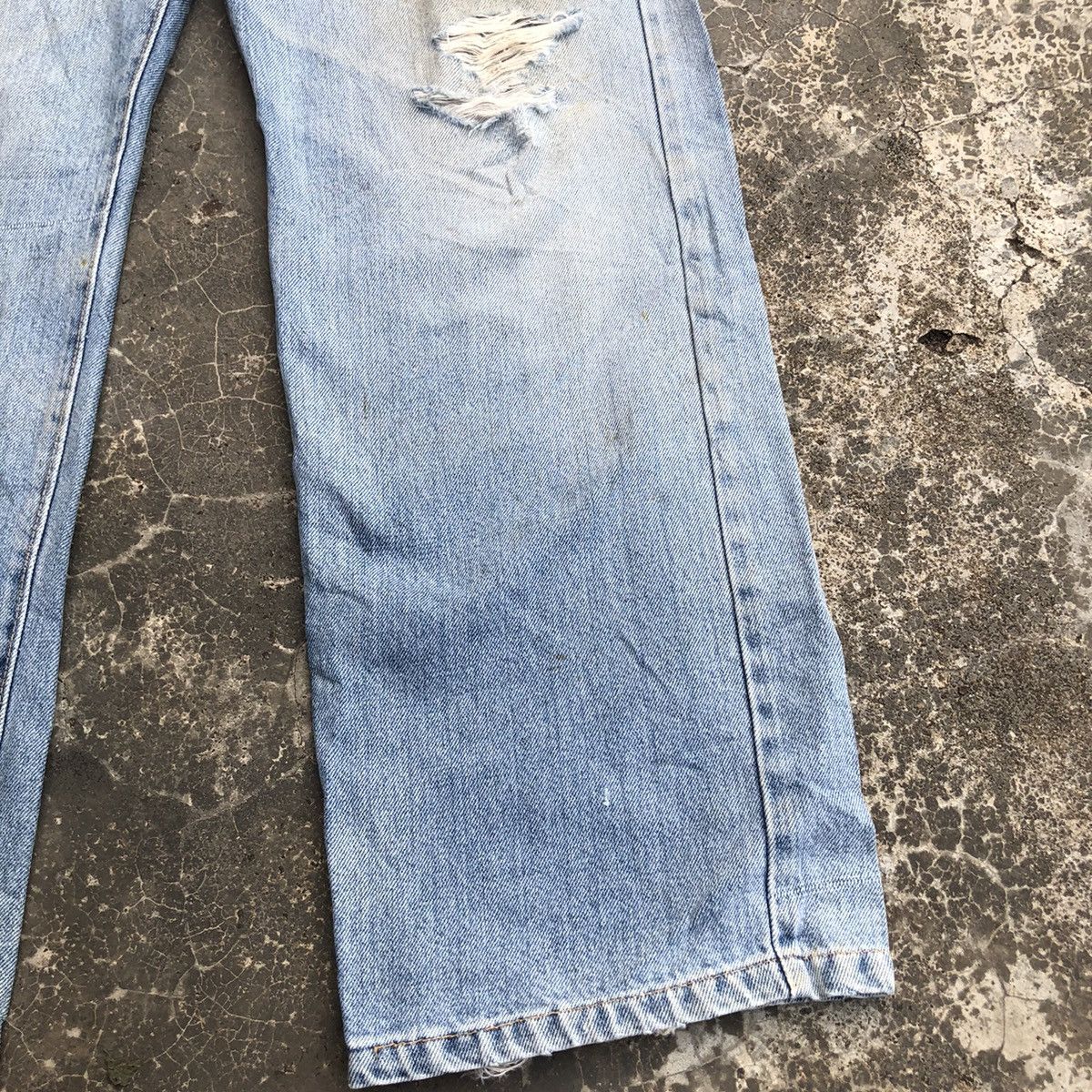 Big John × Vintage Vintage Big John Distressed Light Wash Jeans Denim Pants Size US 32 / EU 48 - 3 Thumbnail