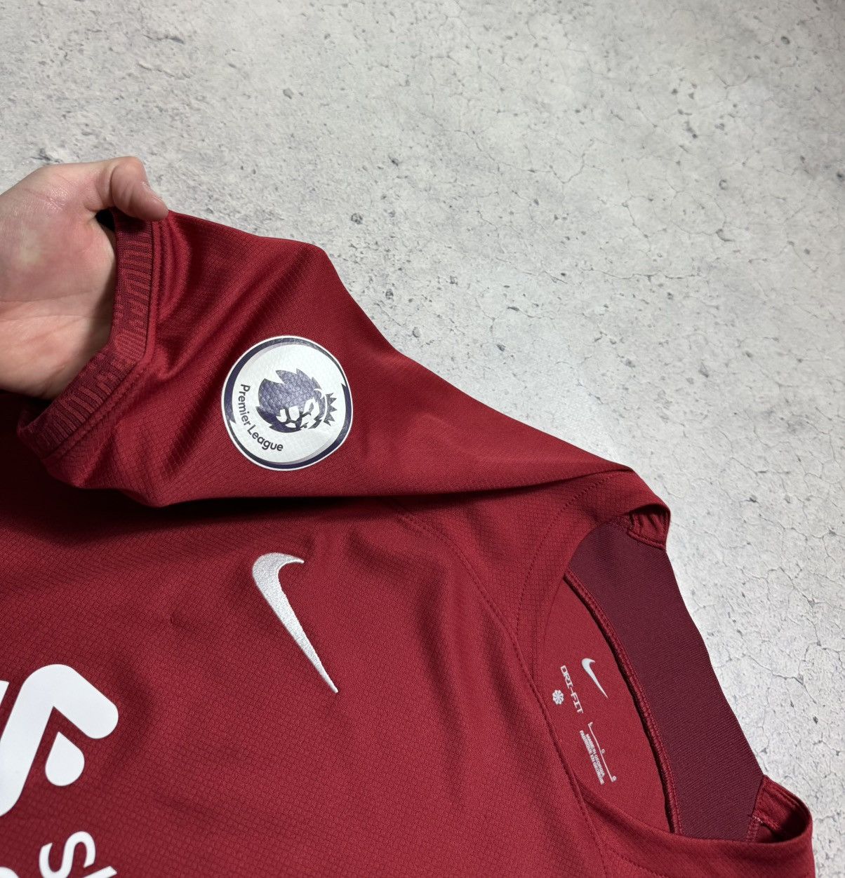 Nike Nike FC Liverpool Mohamed Salah #11 2022/2023 Soccer Jersey Size US L / EU 52-54 / 3 - 8 Thumbnail