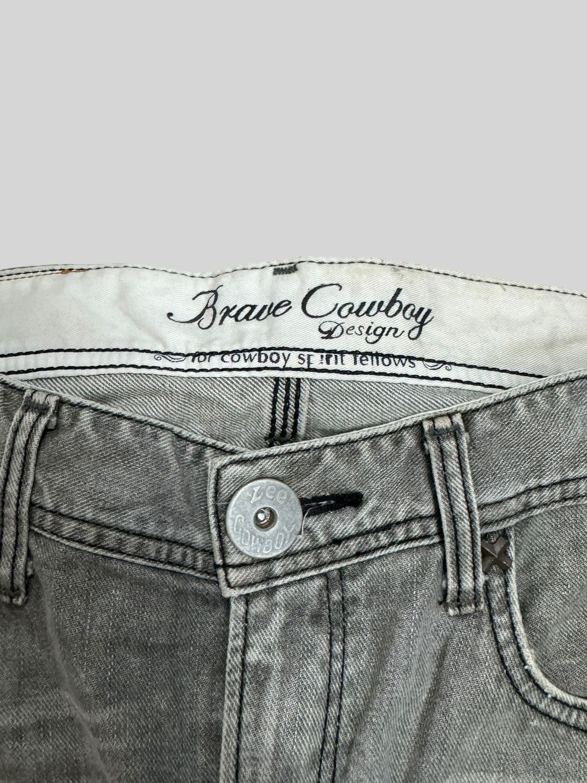 Lee LEE BRAVE COWBOY TWISTED LEG BUCKLE DENIM Size US 30 / EU 46 - 7 Thumbnail