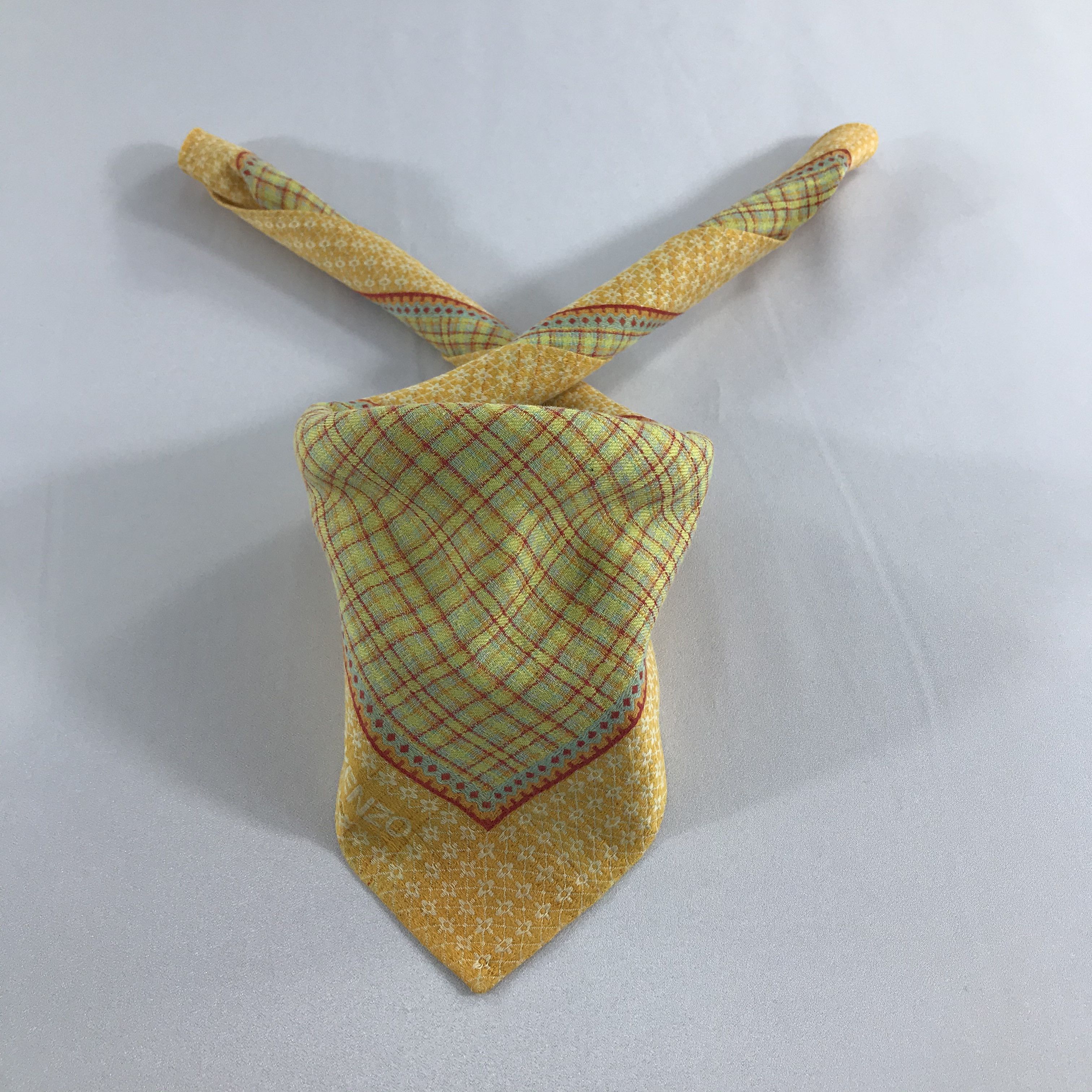 Kenzo Kenzo Handkerchief Neckerchief Bandana H1115 Size ONE SIZE - 1 Thumbnail