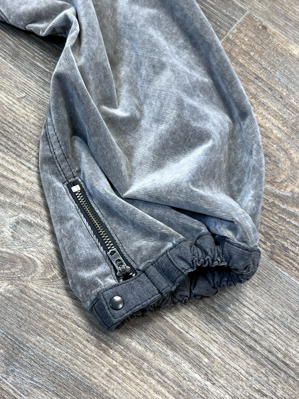 Le Grande Bleu (L.G.B.) Le Grande Bleu Corduroy Cropped Drop Crotch silver pants Size US 32 / EU 48 - 7 Thumbnail