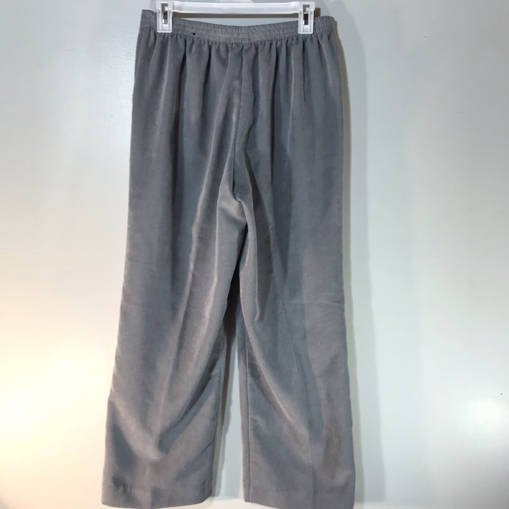 Vintage Alfred Dunner Corduroy Wide-Leg Pants Women Petite 10P Gray Elastic Waist Pockets 26in Inseam Size 32" / US 10 / IT 46 - 2 Thumbnail