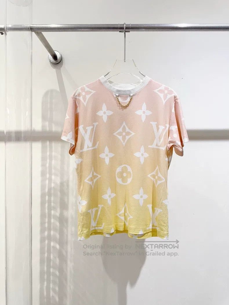 Louis Vuitton Louis Vuitton Gradient logo short sleeve Size XS / US 0-2 / IT 36-38 - 1 Thumbnail