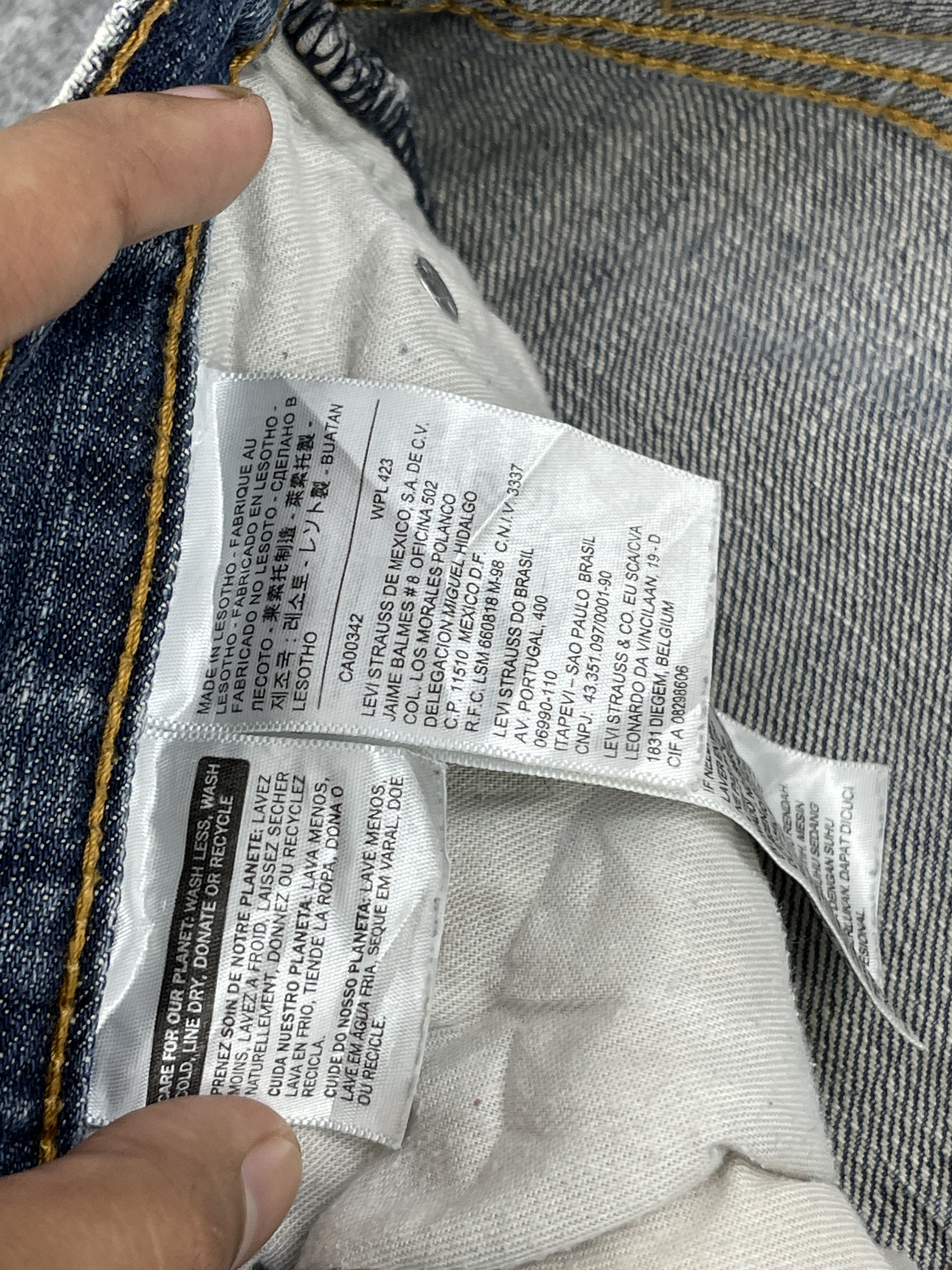 Levi's Vintage Levis 559 Faded Blue Jeans DP2573 Size US 35 - 8 Thumbnail