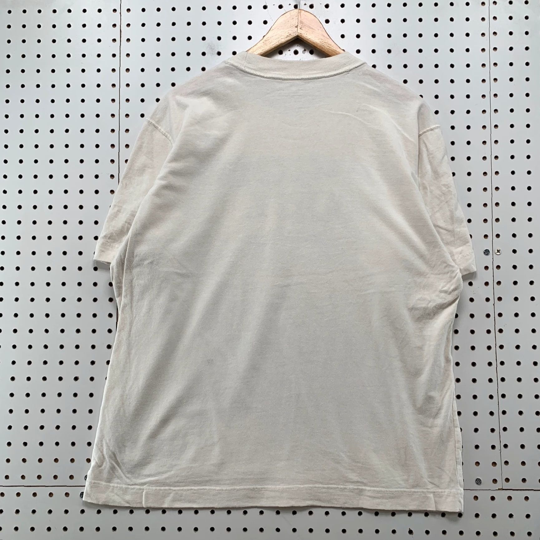 Abercrombie & Fitch Abercrombie & Fitch VW T Shirt Mens Small Beige Volkswagen Bug Car Graphic Size US S / EU 44-46 / 1 - 2 Thumbnail