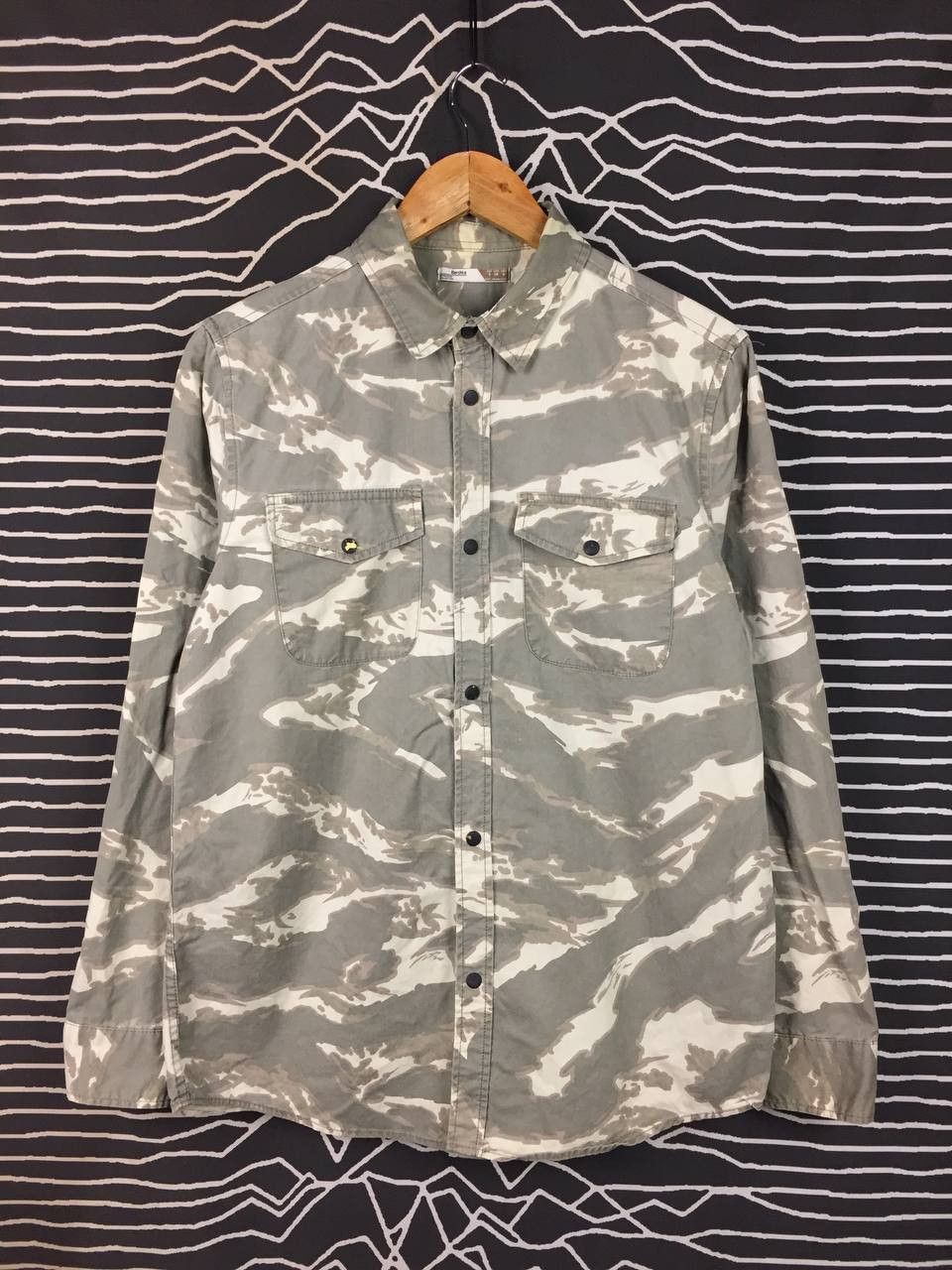 Bershka Bershka Tiger Stripe Camouflage Snap Button Overshirt Size US S / EU 44-46 / 1 - 1 Thumbnail