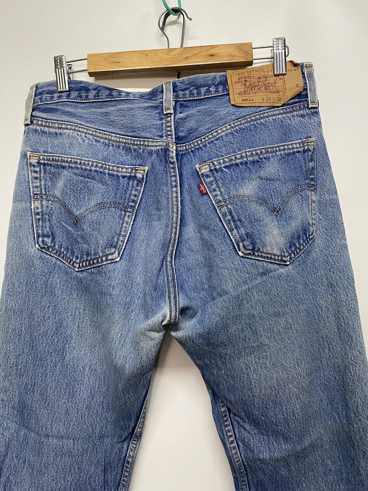 Levi's × Levi's Vintage Clothing Vintage Levi’s 501xx Jeans Men’s 34x32 Button Fly Denim Size US 34 / EU 50 - 9 Thumbnail