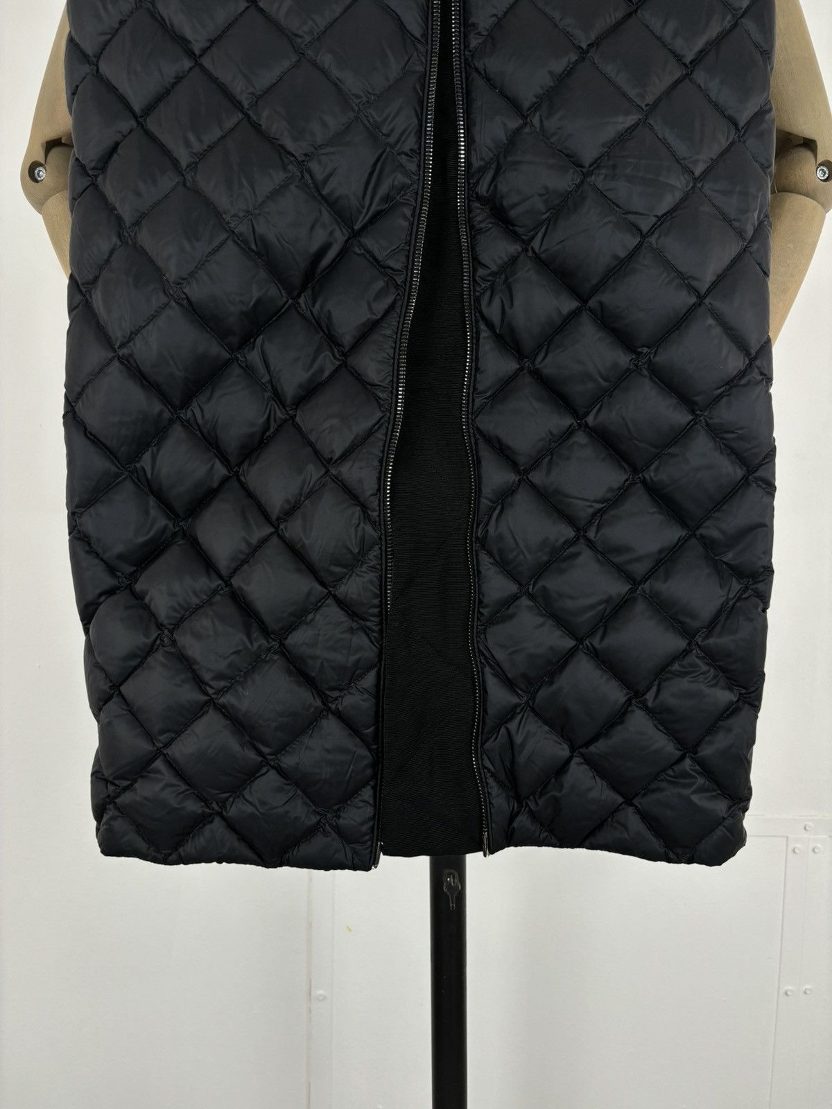 Moncler × Moncler Gamme Bleu × Moncler Grenoble NEW GONNA Logo Zip Pencil Down Puffer Quilted Long Straight Skirt Size 27" / US 4 / IT 40 - 16 Thumbnail