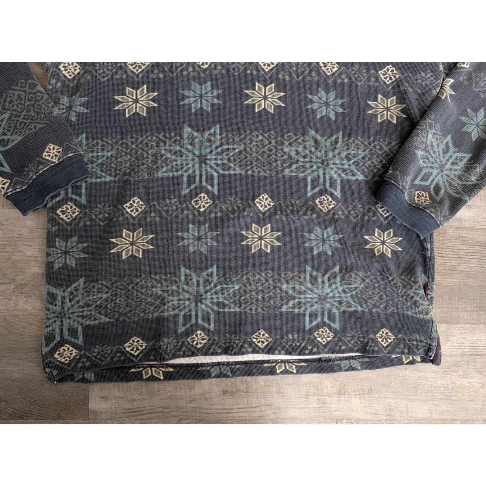 Tommy Bahama VINTAGE Tommy Bahama Relax Shirt Henley Thermal Denim Collar Snowflakes L Mens Shirt Redefined for 90s Holiday Vintage Theme Mens Size US L / EU 52-54 / 3 - 5 Thumbnail