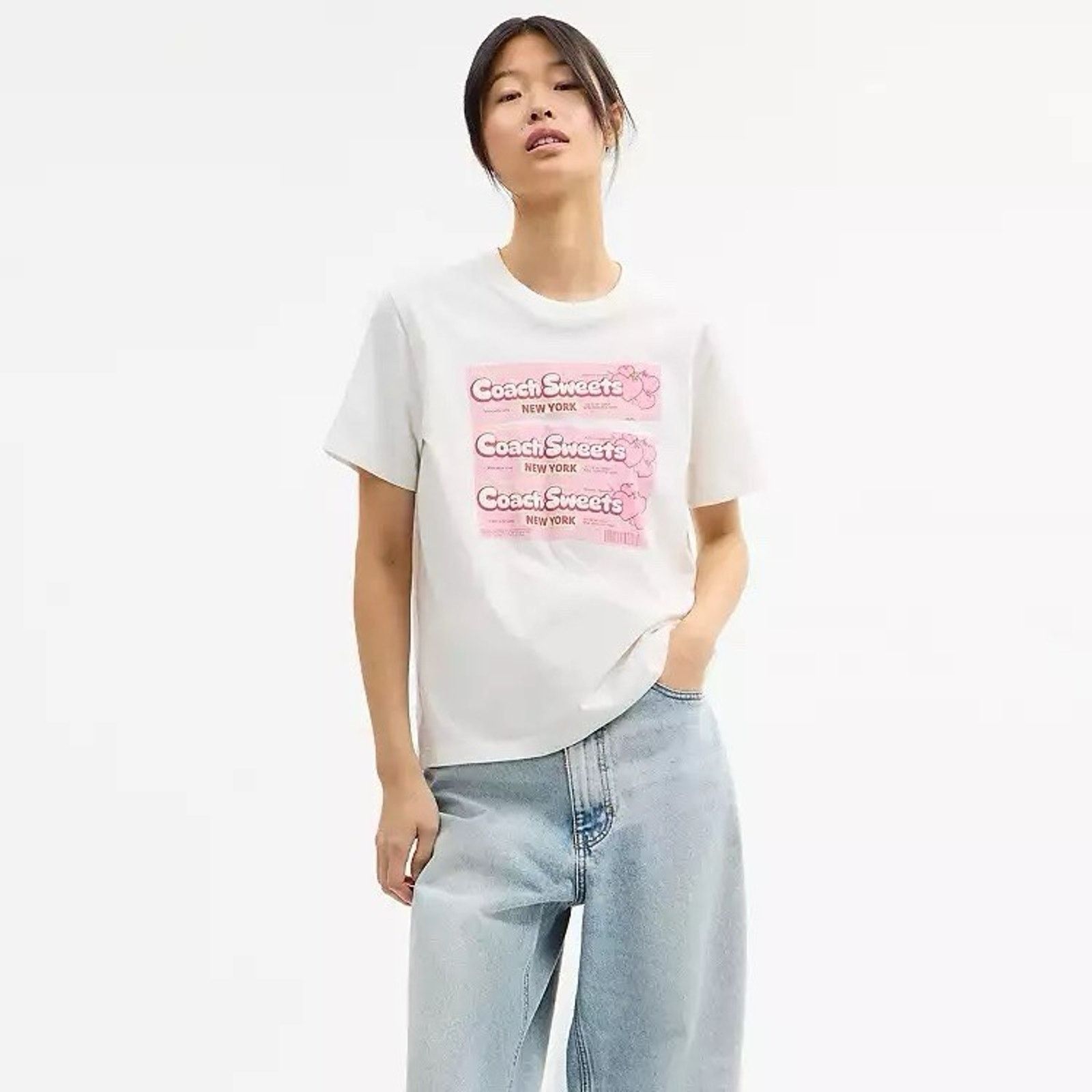 Strawberry NWT Coach Woman Sweets Classic T-Shirt Vintage Ivory CDM74 Size M / US 6-8 / IT 42-44 - 8 Thumbnail