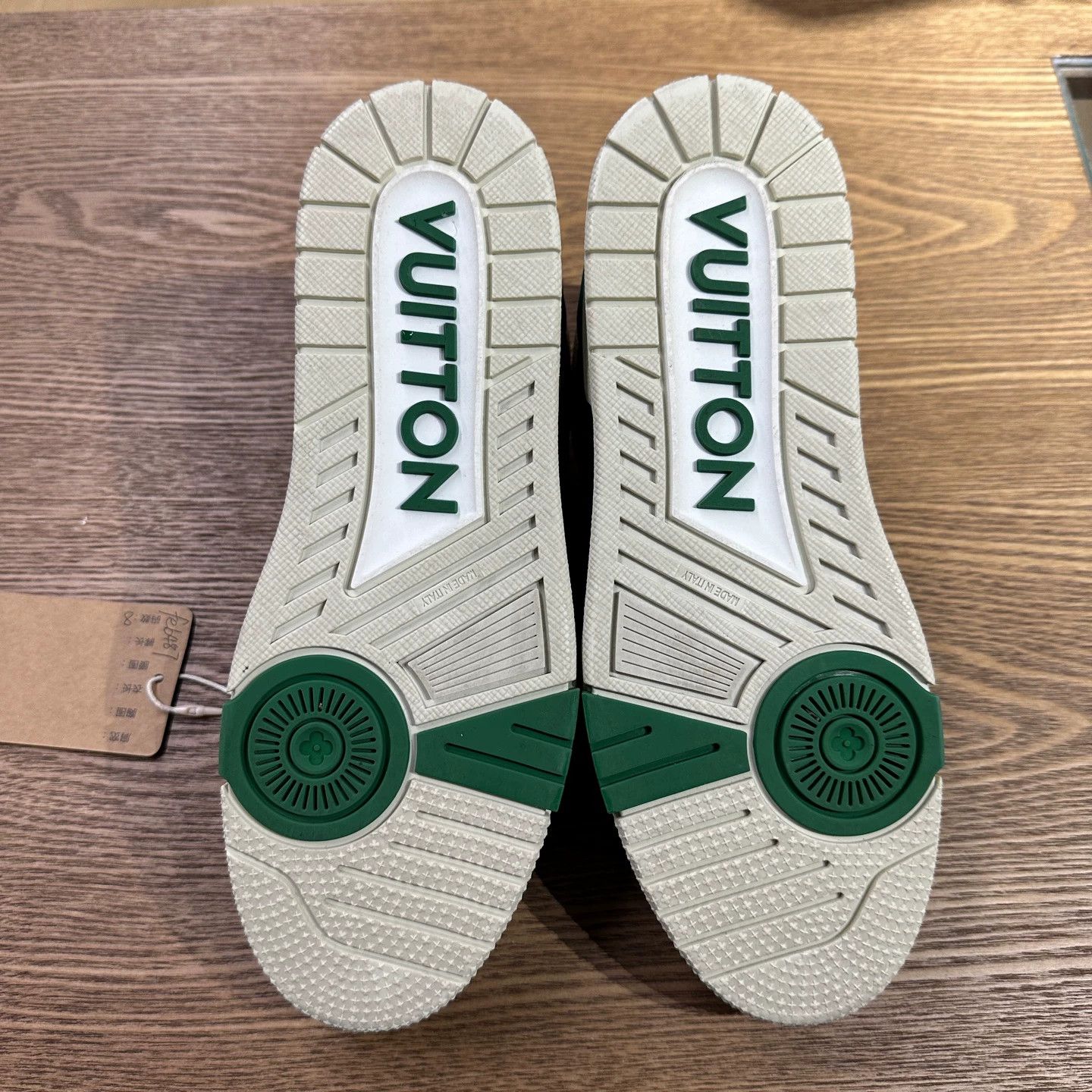 Louis Vuitton LV feb487 Trainer White Green Monogram US 8 Size US 8 / EU 41 - 7 Thumbnail