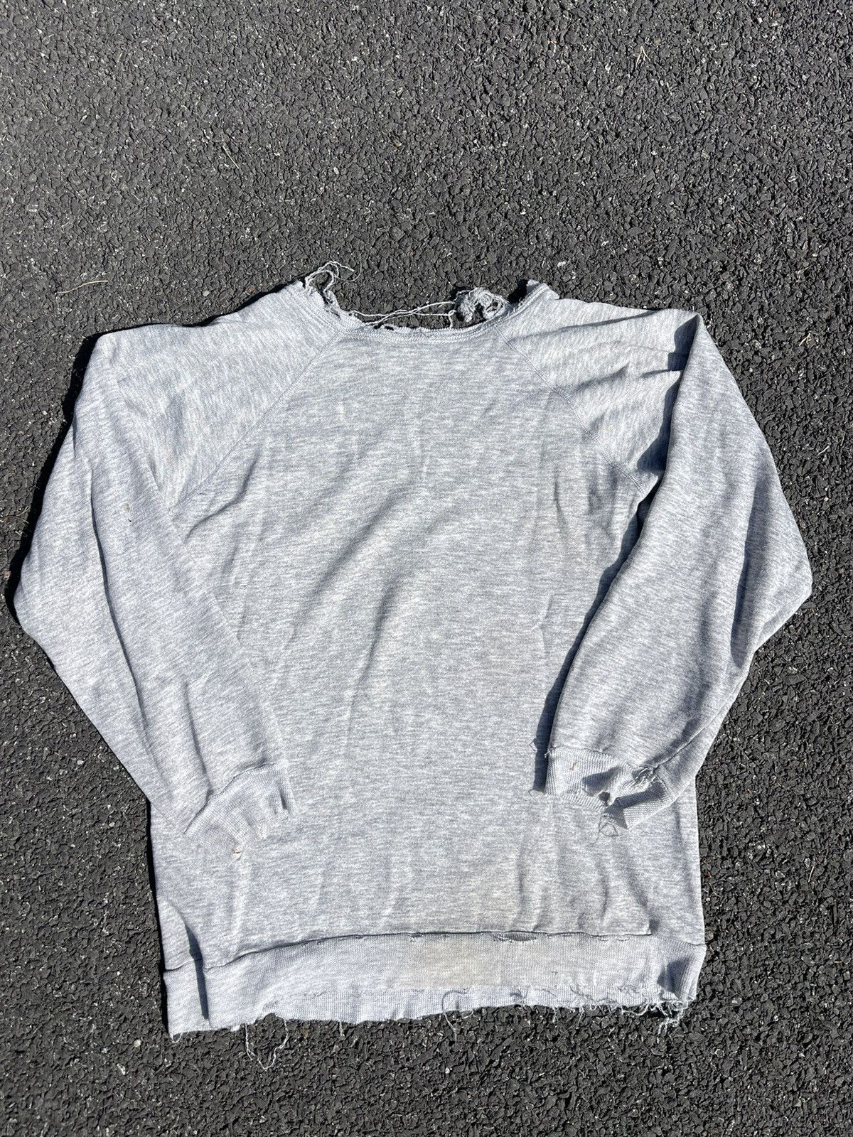 Champion × Vintage Vintage Thrashed Champion Crewneck Size US S / EU 44-46 / 1 - 3 Thumbnail