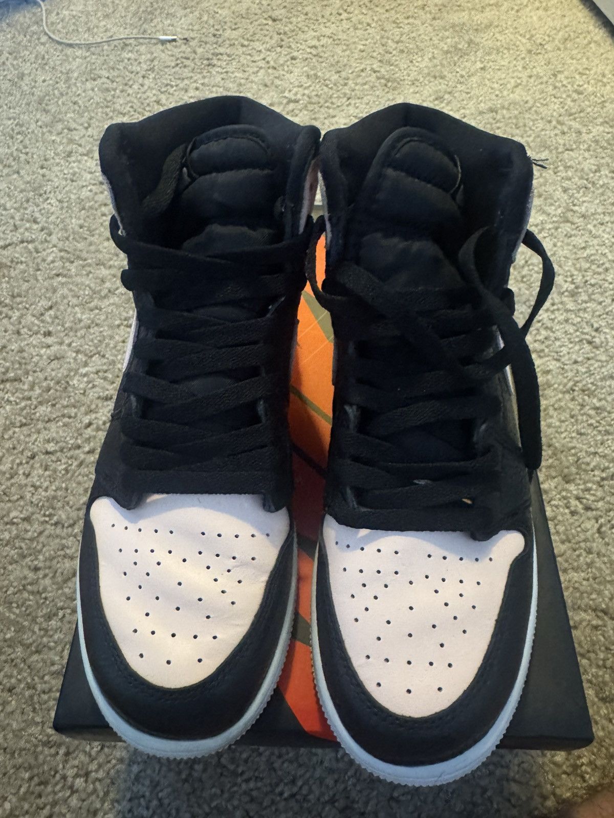 Jordan Brand Jordan 1 Retro High Black Crimson Tint (GS) Size US 6.5 / IT 36.5 - 5 Thumbnail