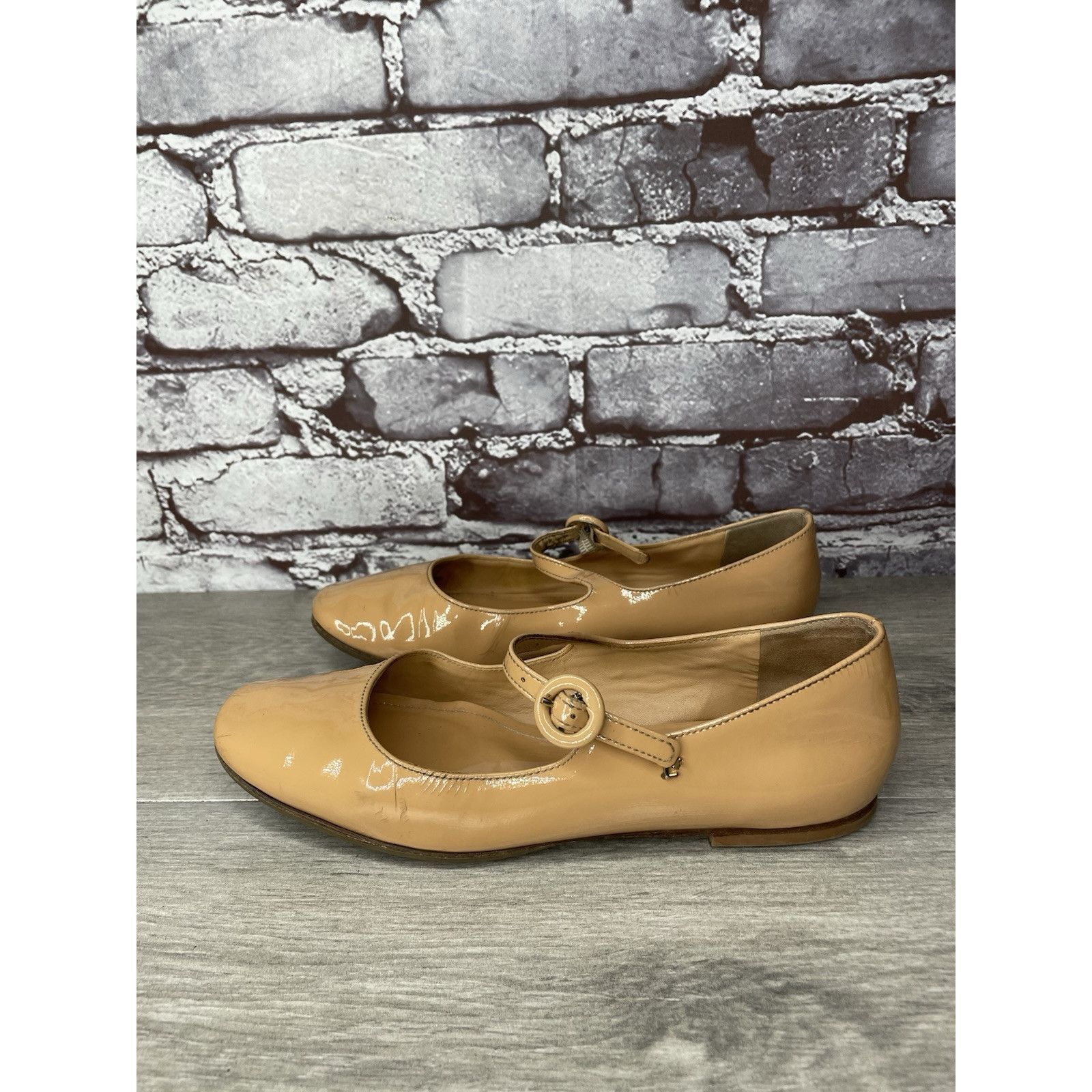 Other LARROUDE Vibram Nude Patent Leather Mary Jane Flats Shoes Wo Size US 5 / IT 35 - 1 Thumbnail