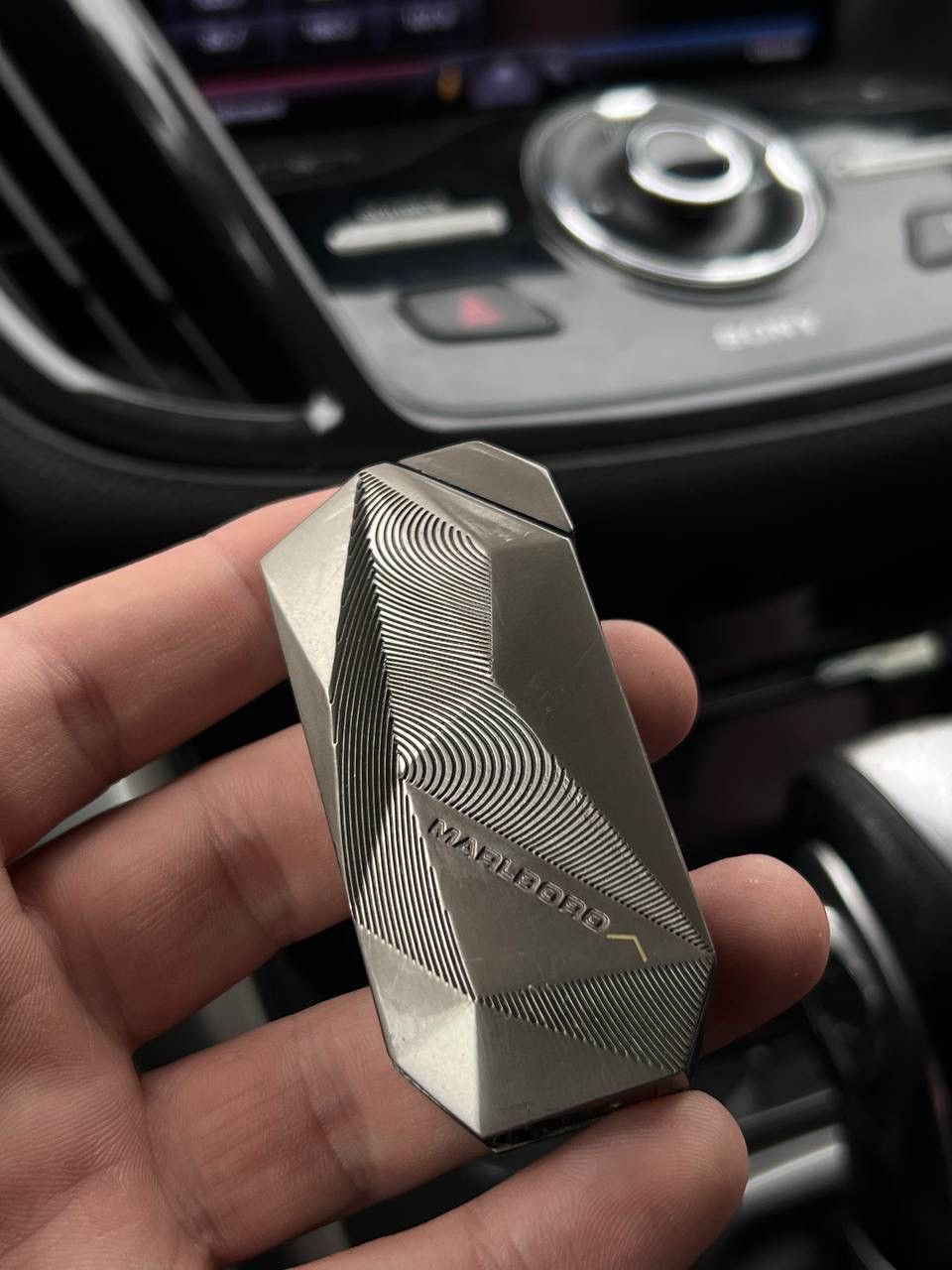 Japanese Brand Y2K ELEGANCE MARLBORO GEOMETRIC METAL PUNK ROCK LIGHTER Size ONE SIZE - 6 Thumbnail
